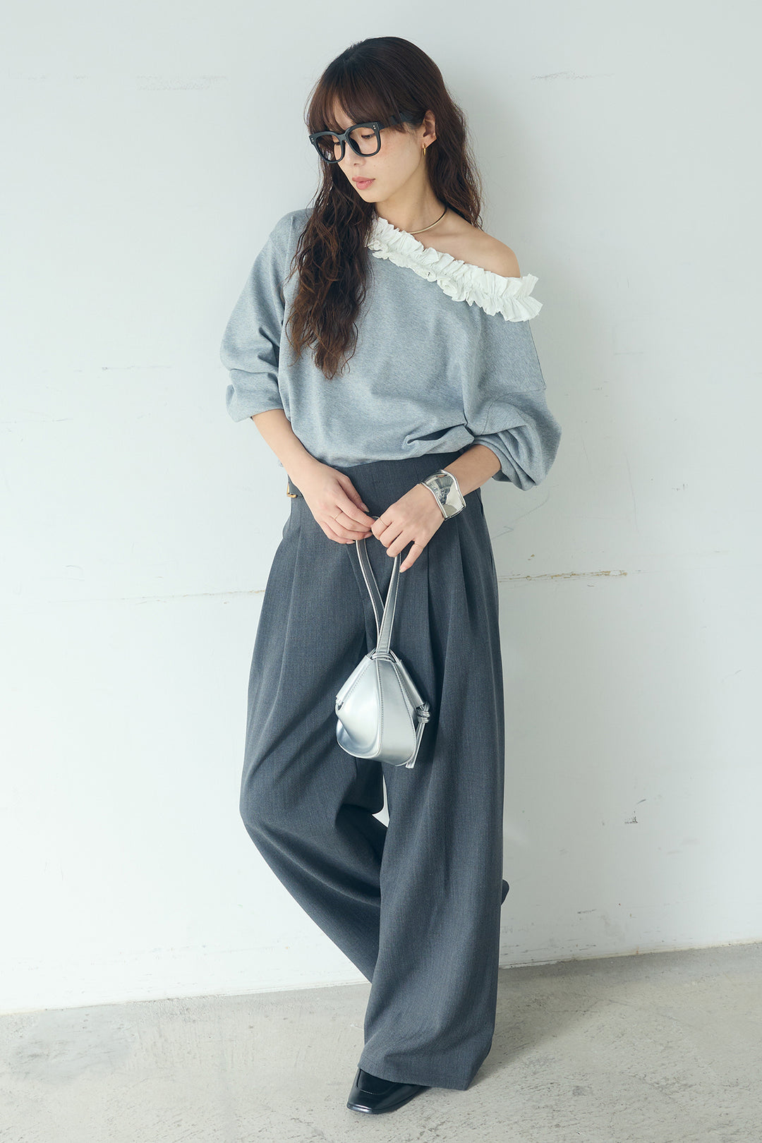 [SET]ネックギャザーフリルスウェット+サイドベルトタック入りスラックス(2set)