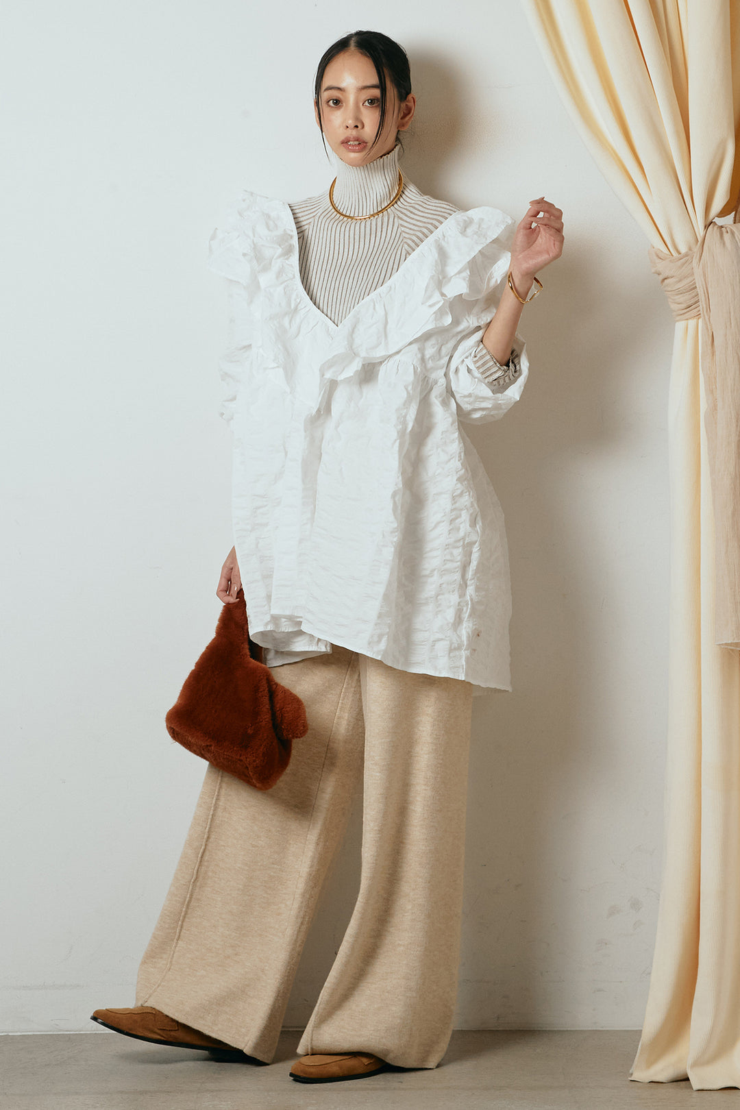 [SET]Vネックフリルカラーブラウス+センターラインニットパンツ(2set)