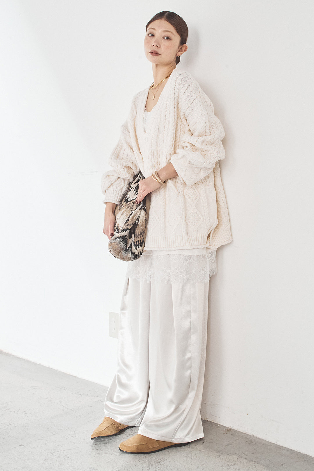 [SET]ケーブルVニットセーター+サテンタックワイドパンツ(2set)