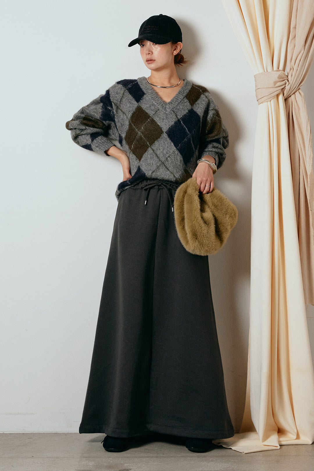 [SET]アクリルモヘアアーガイルVネックプルオーバー+裏起毛スウェットロングマキシスカート(2set)