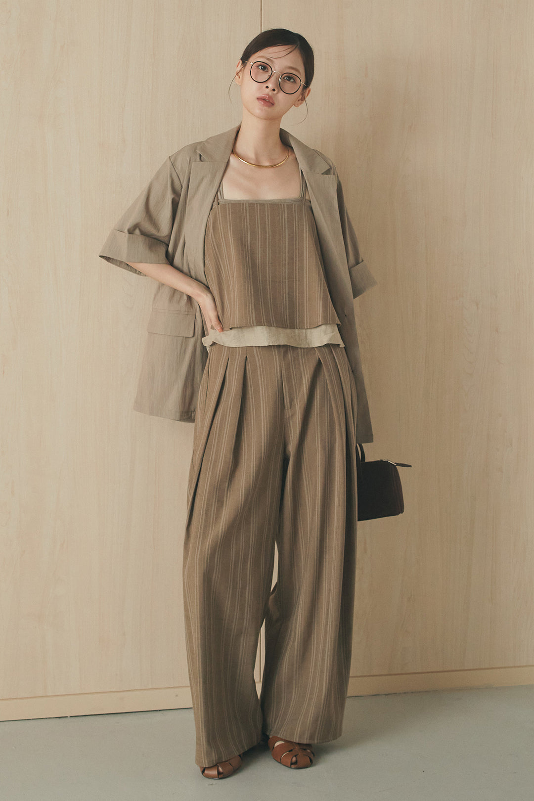 [SET]リネンライクテーラードハーフスリーブジャケット+リネンストライプタックワイドパンツ+リネンストライプレイヤードキャミ(3set)
