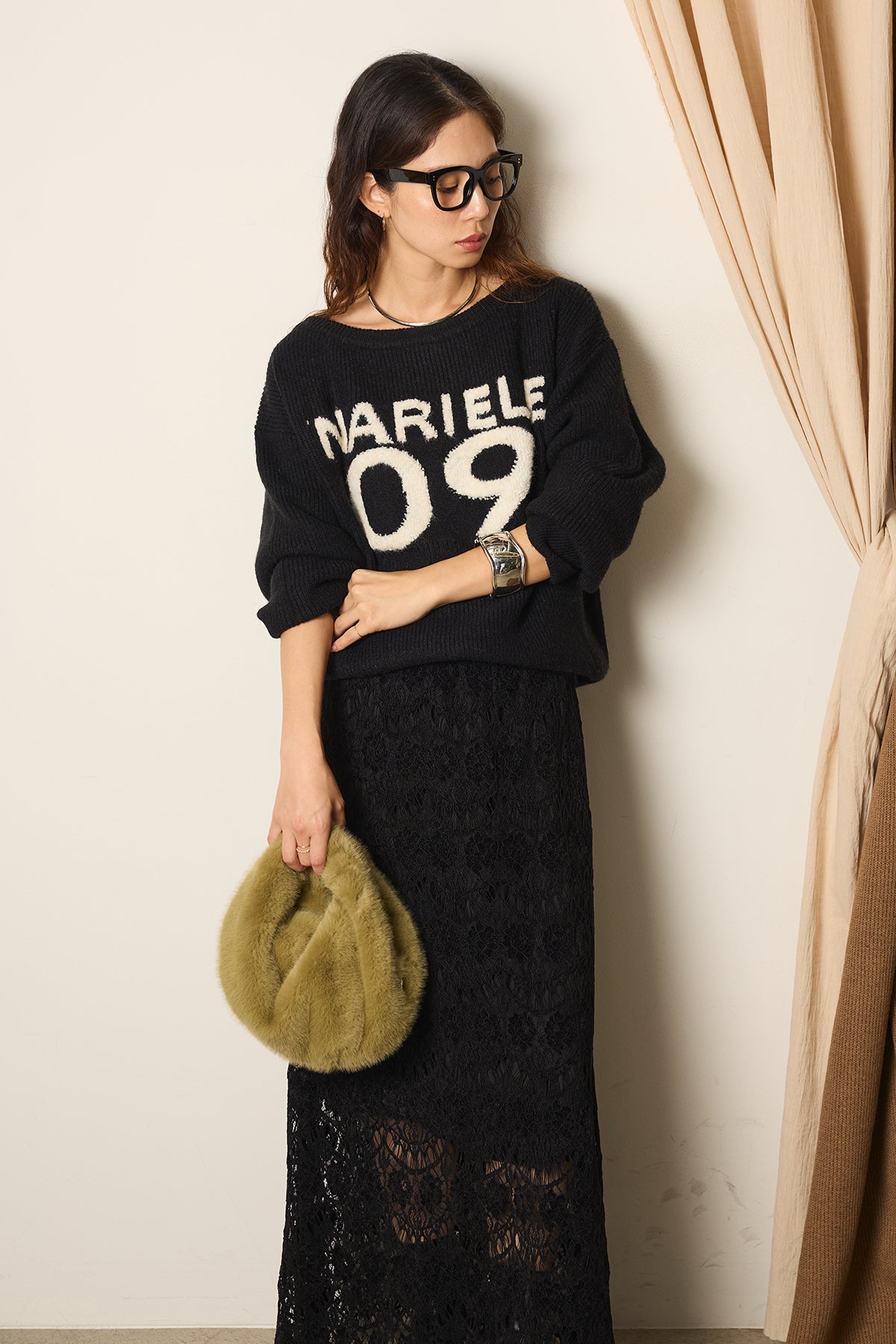 SET]フロントロゴニットトップス+レース刺繍ロングスカート(2set