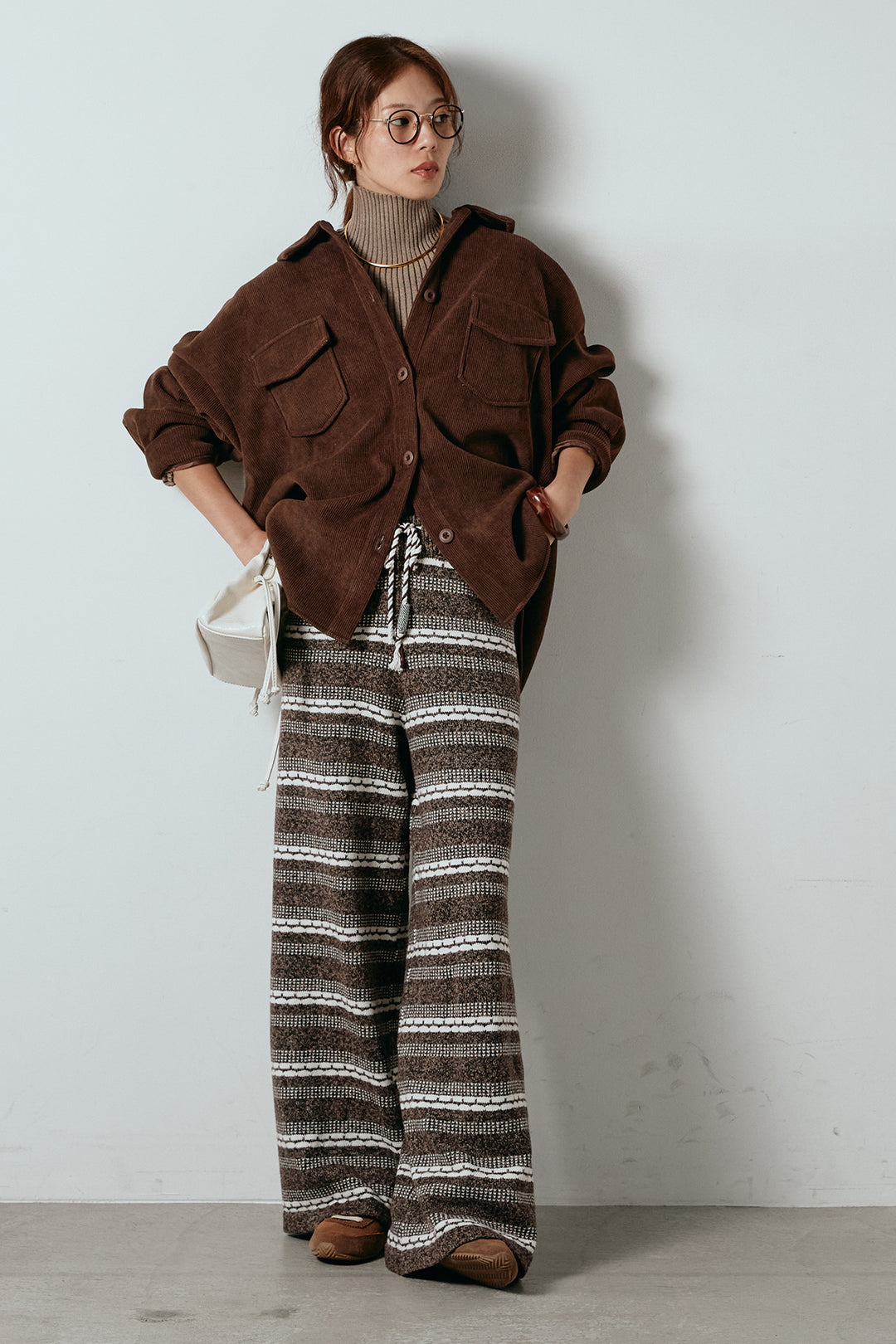[SET]襟付きコーデュロイポケットシャツ+マルチライン柄リラックスニットパンツ(2set)
