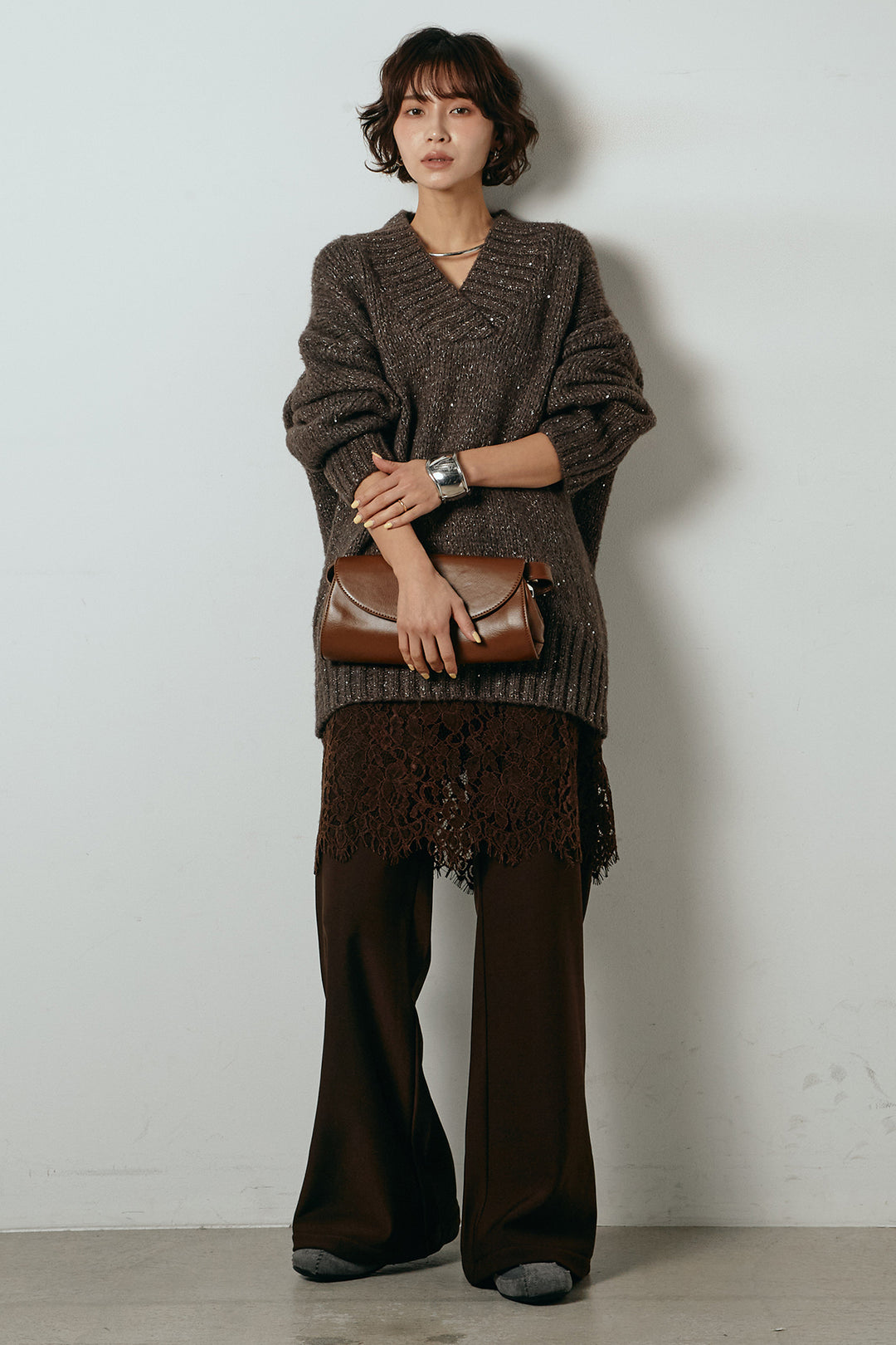 [SET]Vネックラメニットトップス+レース刺繍レイヤードフレアパンツ(2set)
