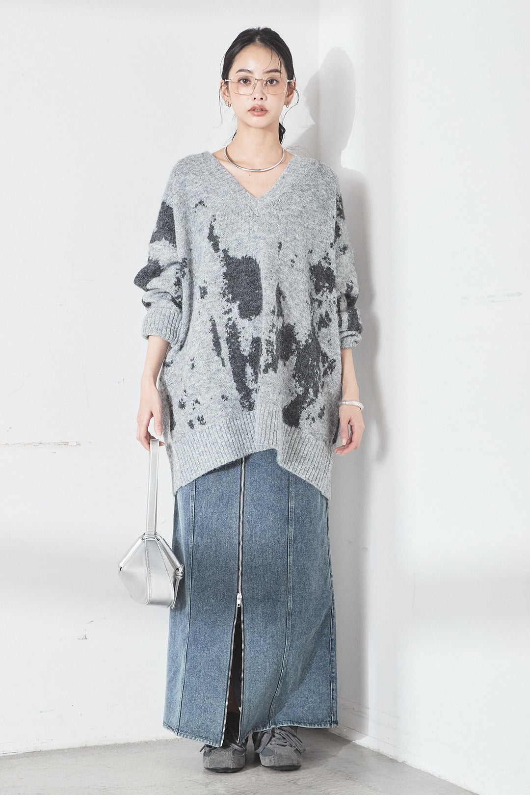 [SET]アブストラクト柄ニットプルオーバー+フロントジップデニムスカート(2set)