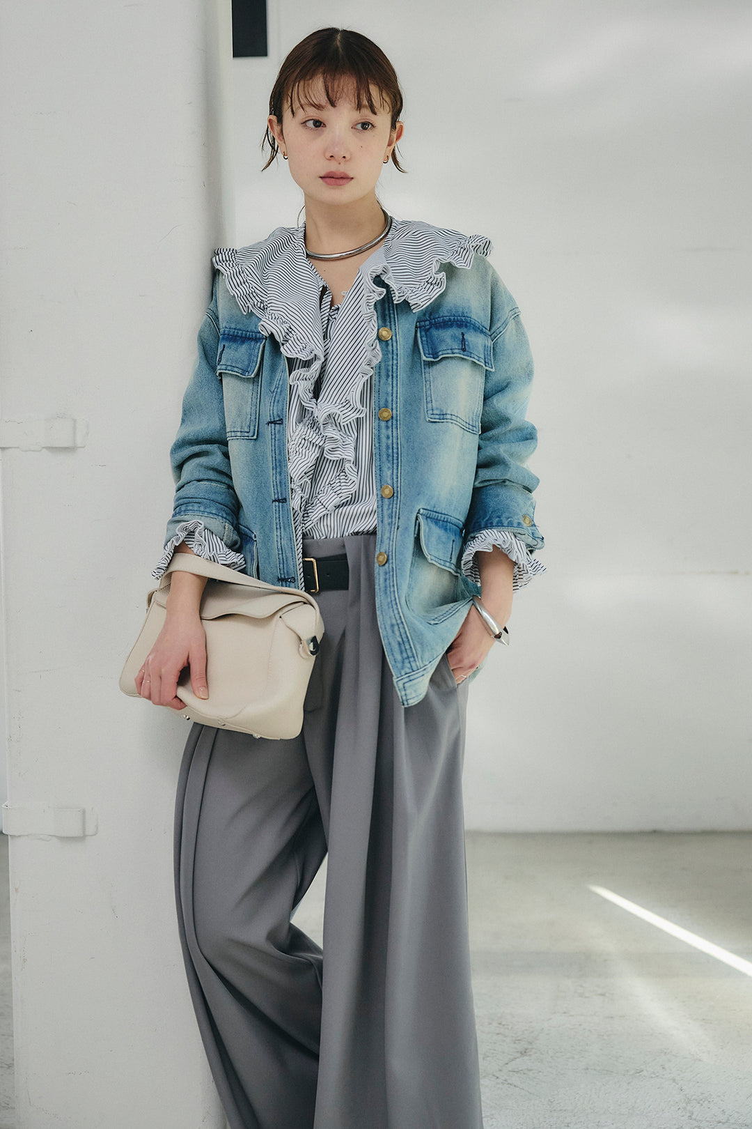 [SET]ノーカラーデニムポケットジャケット+コットンフリルブラウス+ベルト付きタックデザインハイウエストロングパンツ(3set)