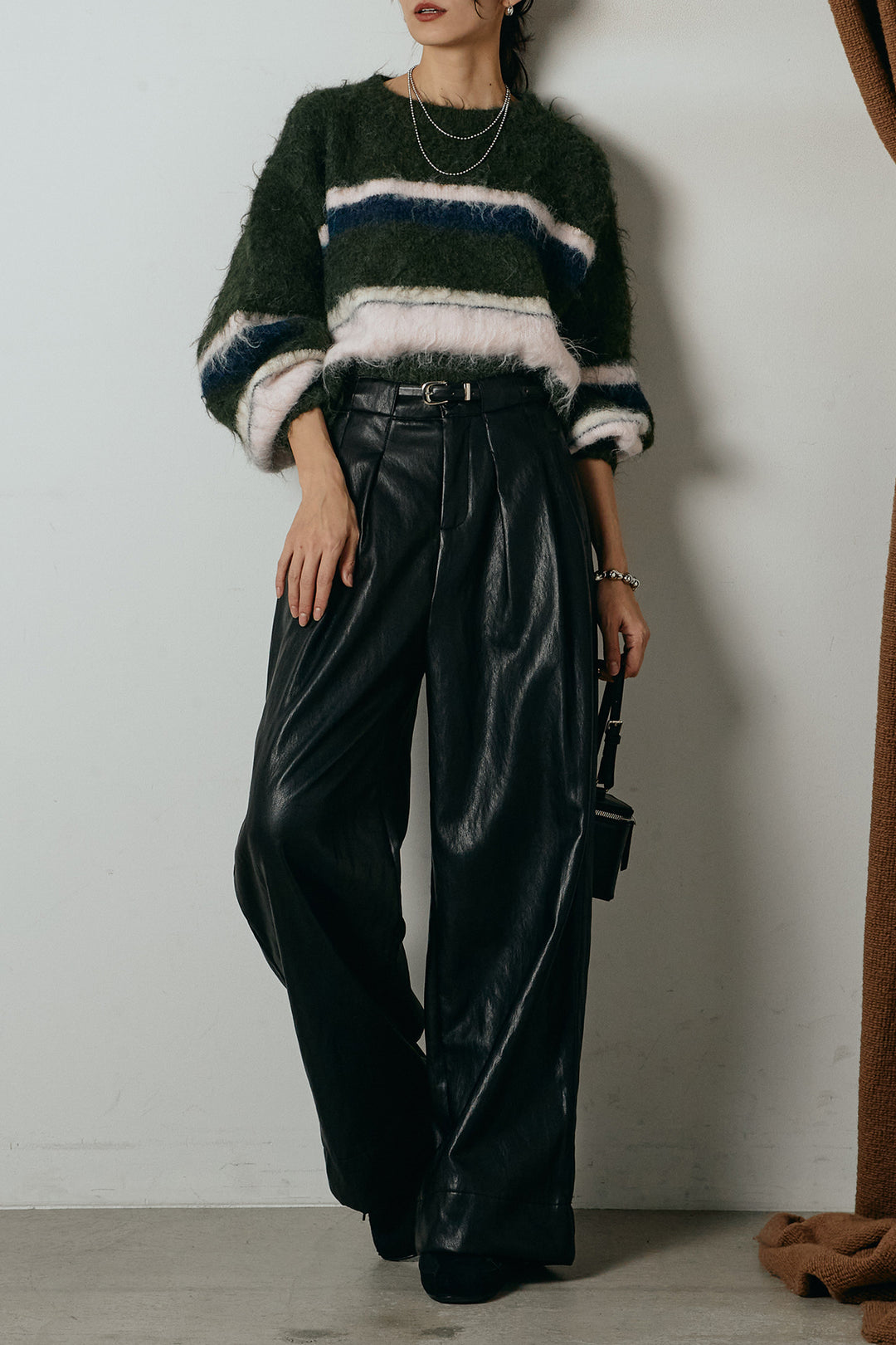 [SET]起毛配色マルチボーダーニットトップス+ベルト付きレザーライクタックパンツ(2set)