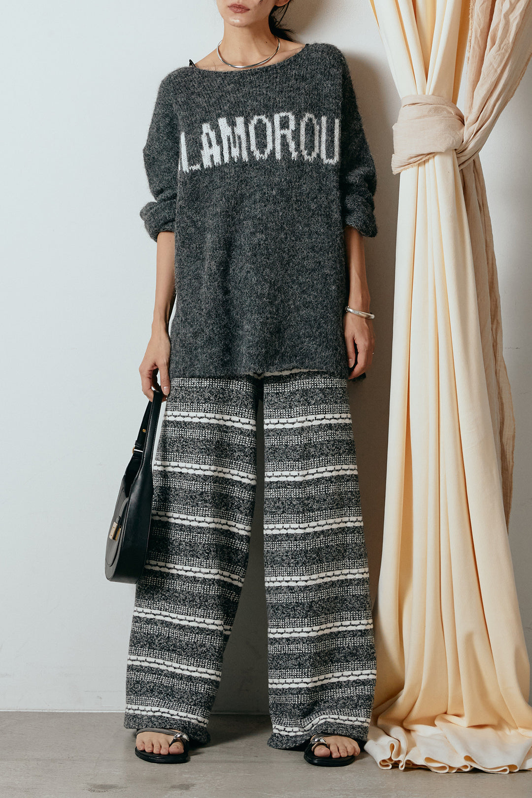 [SET]フロントロゴデザインニットトップス+マルチライン柄リラックスニットパンツ(2set)