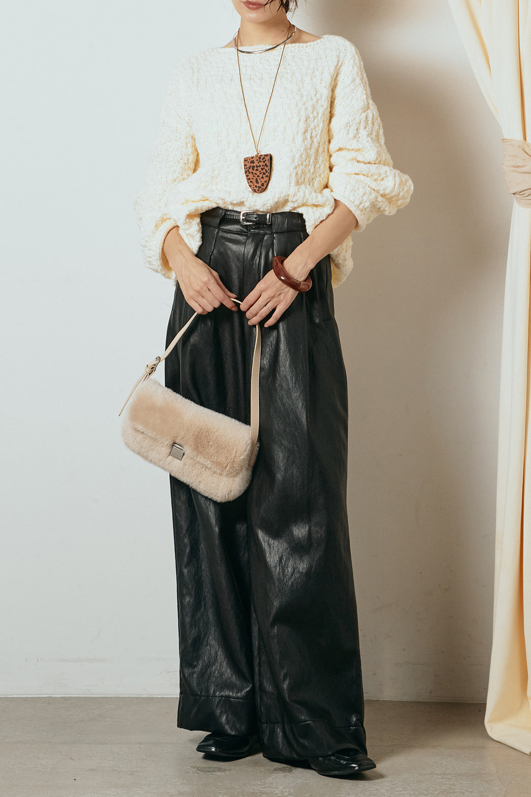[SET]ボリューム編みニットプルオーバー+ベルト付きレザーライクタックパンツ(2set)