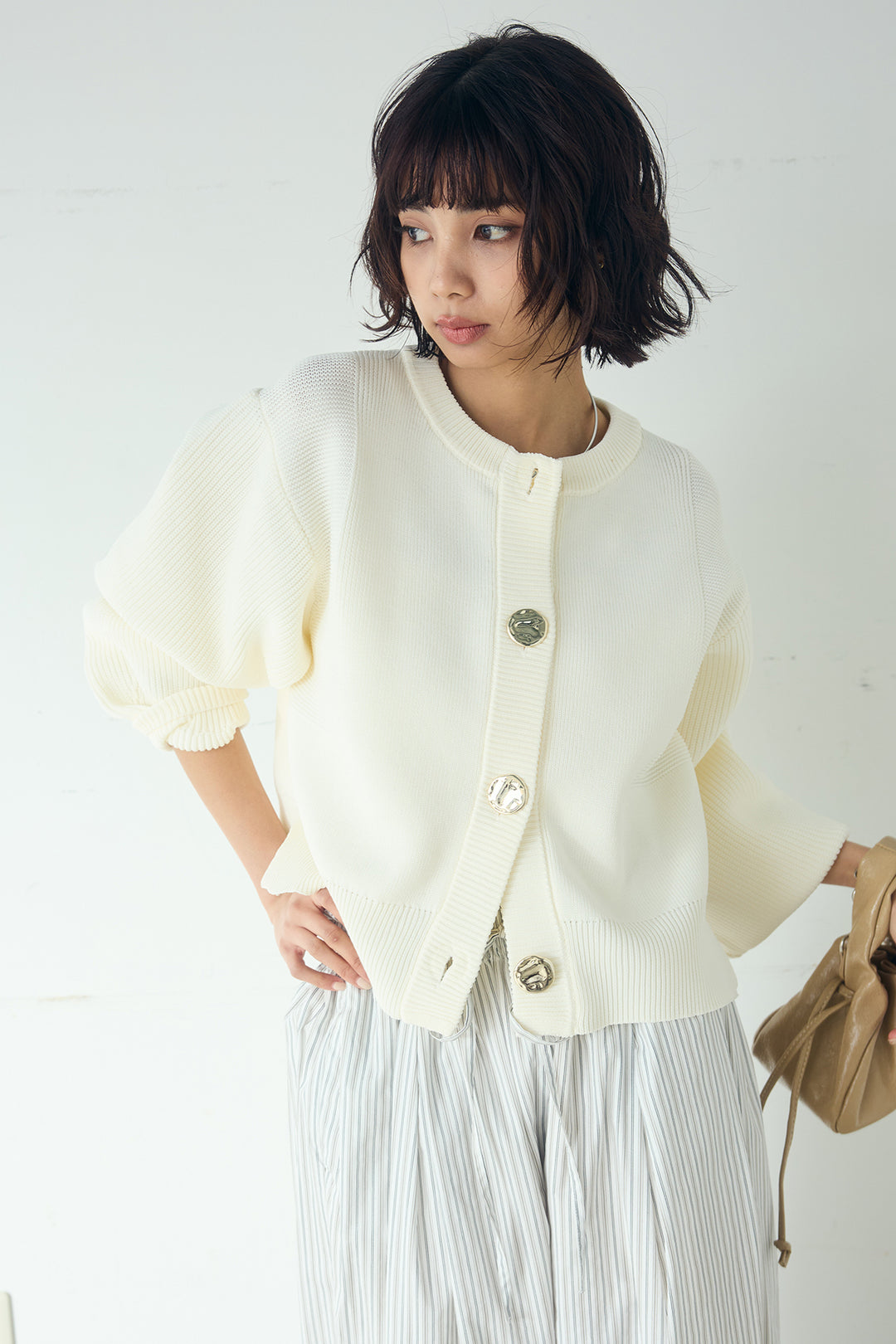 [SET]スポンディッシュBIGボタンクルーネックカーディガン+ランダムストライプタックギャザーパンツ(2set)