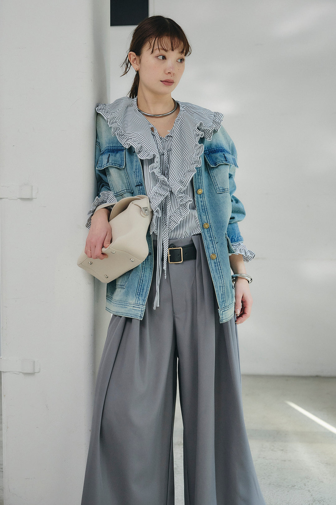 [SET]ノーカラーデニムポケットジャケット+コットンフリルブラウス+ベルト付きタックデザインハイウエストロングパンツ(3set)