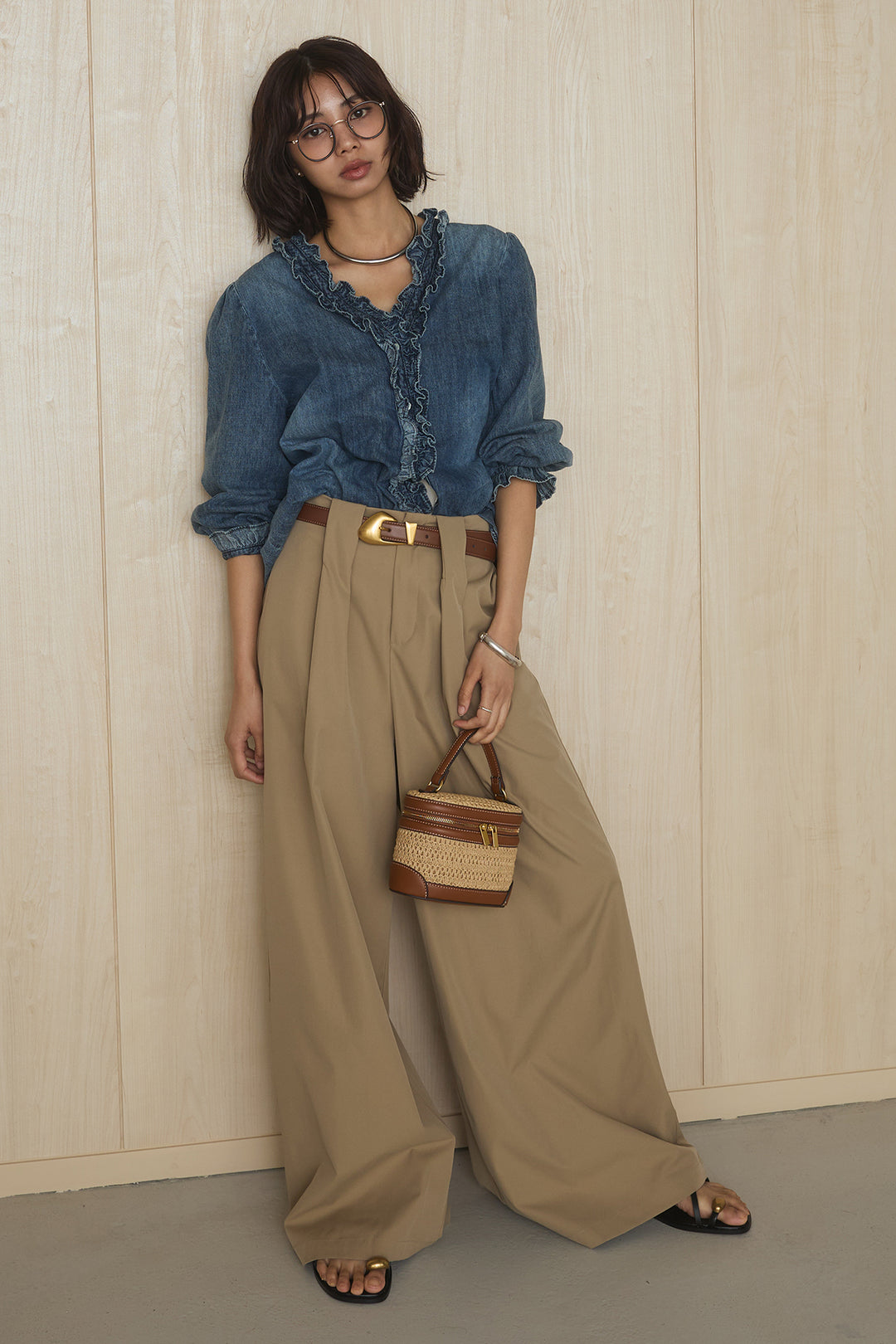 [SET]Vネックデニムフリルトップス+ベルトループデザインハイウエストタックパンツ(2set)