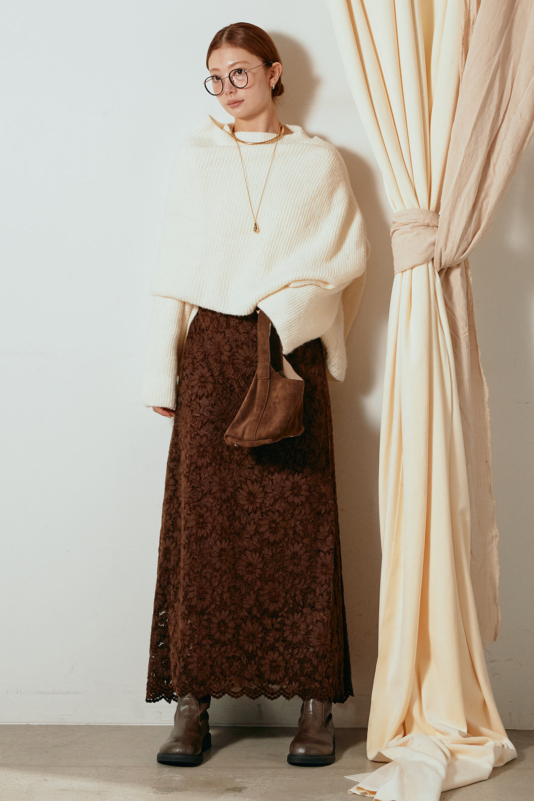 [SET]ケープデザインリブニットトップス+花柄刺繍ベロアフレアスカート(2set)