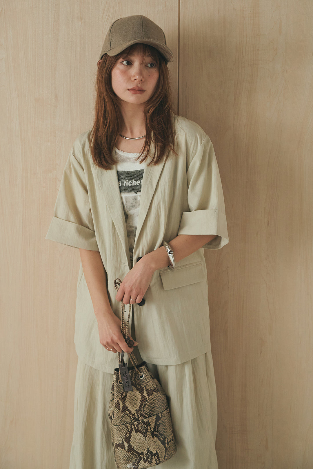 [SET]半袖モノトーングラフィックトップス+リネンライク2タックワイドパンツ(2set)