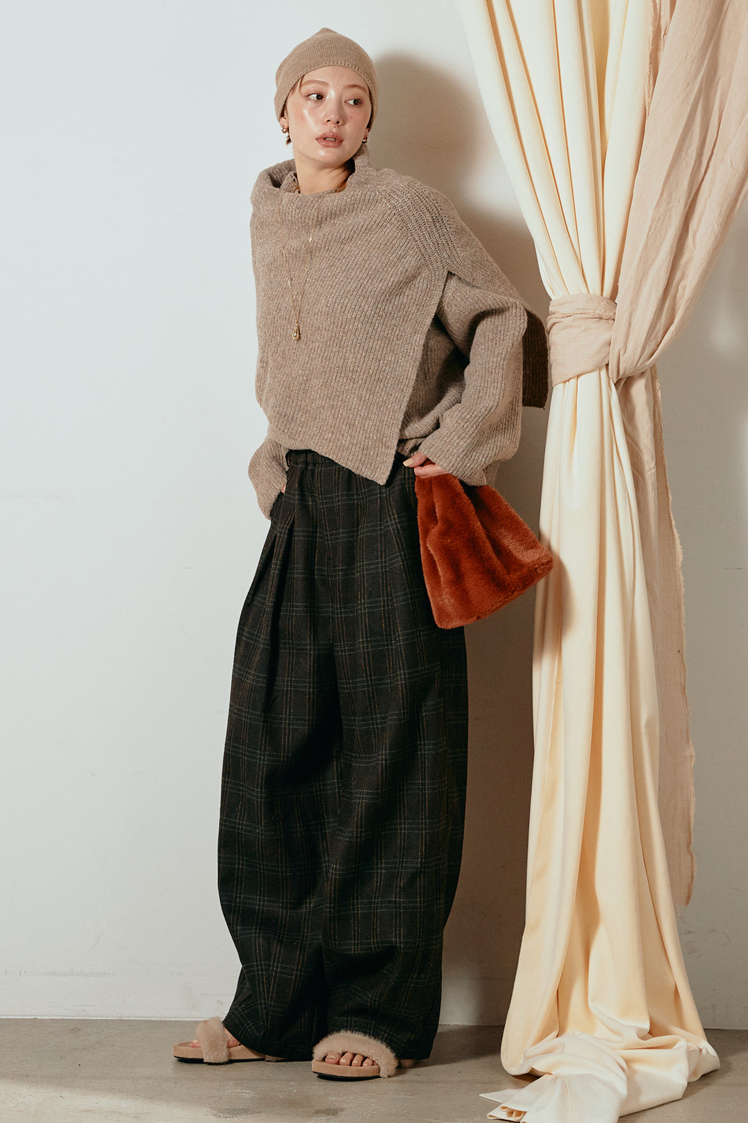[SET]ケープデザインリブニットトップス+タータンチェック柄タックパンツ(2set)