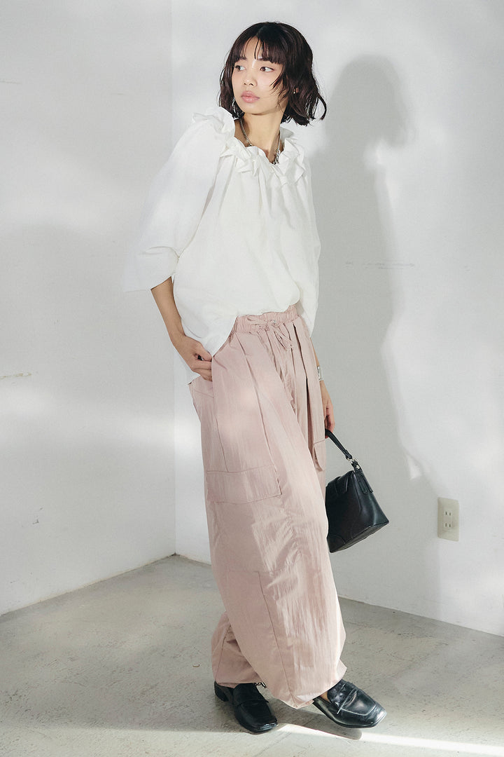 [SET]ネックフリルデザインブラウス+撥水ジョガーパンツ(2set)