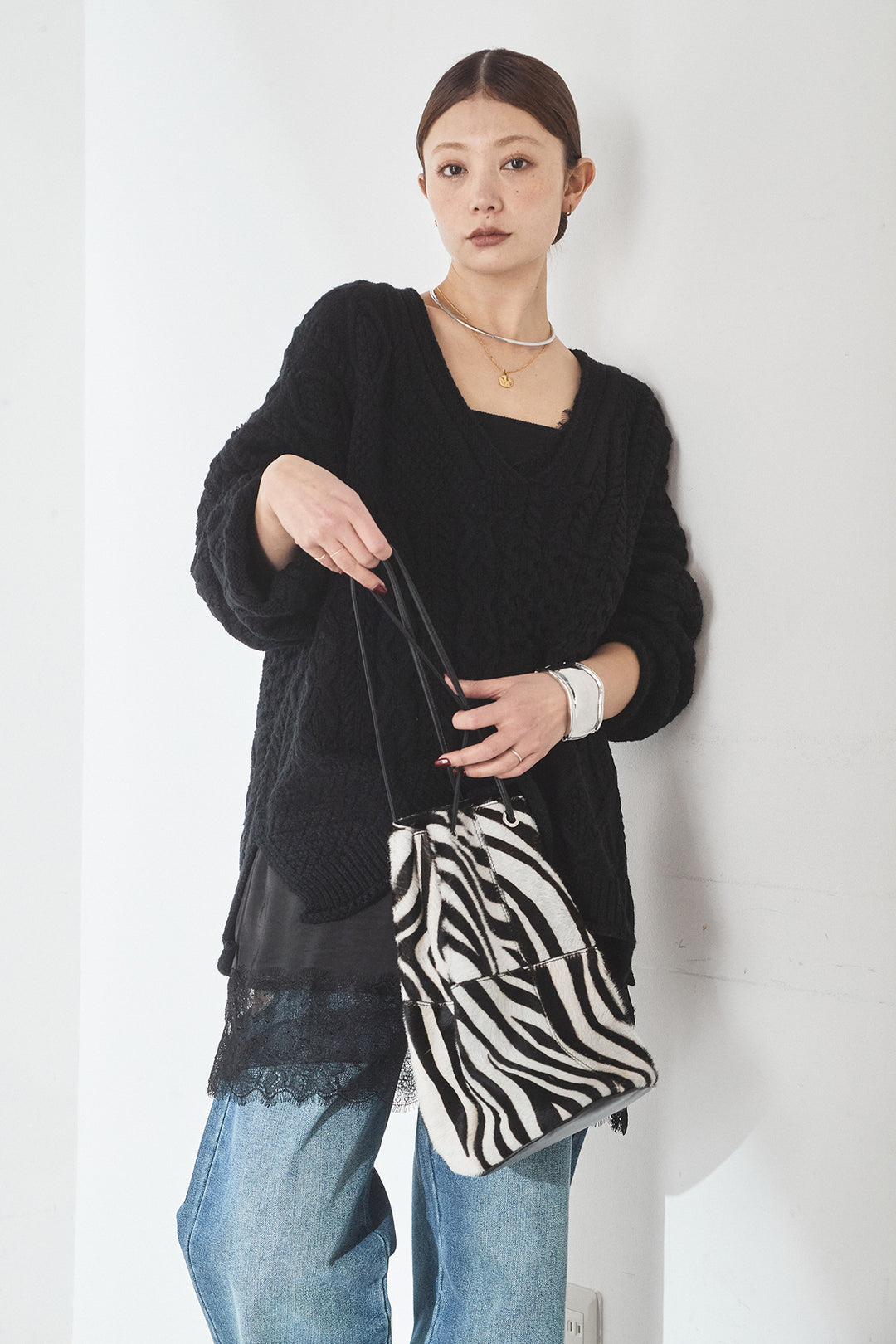 [SET]ケーブルVニットセーター+デニムサイドカットパンツ(2set)