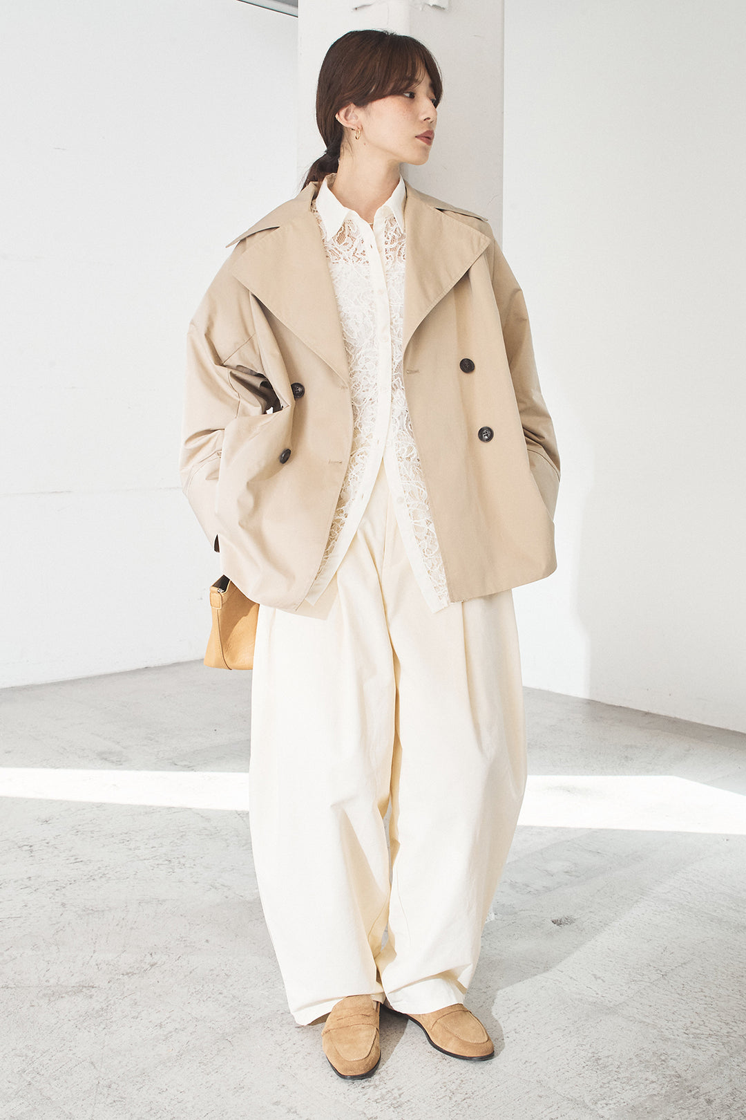 [SET]ナイロントレンチコート+合繊ツイルパイピングタックカーブパンツ+刺繍レースオーバーサイズシャツ(3set)