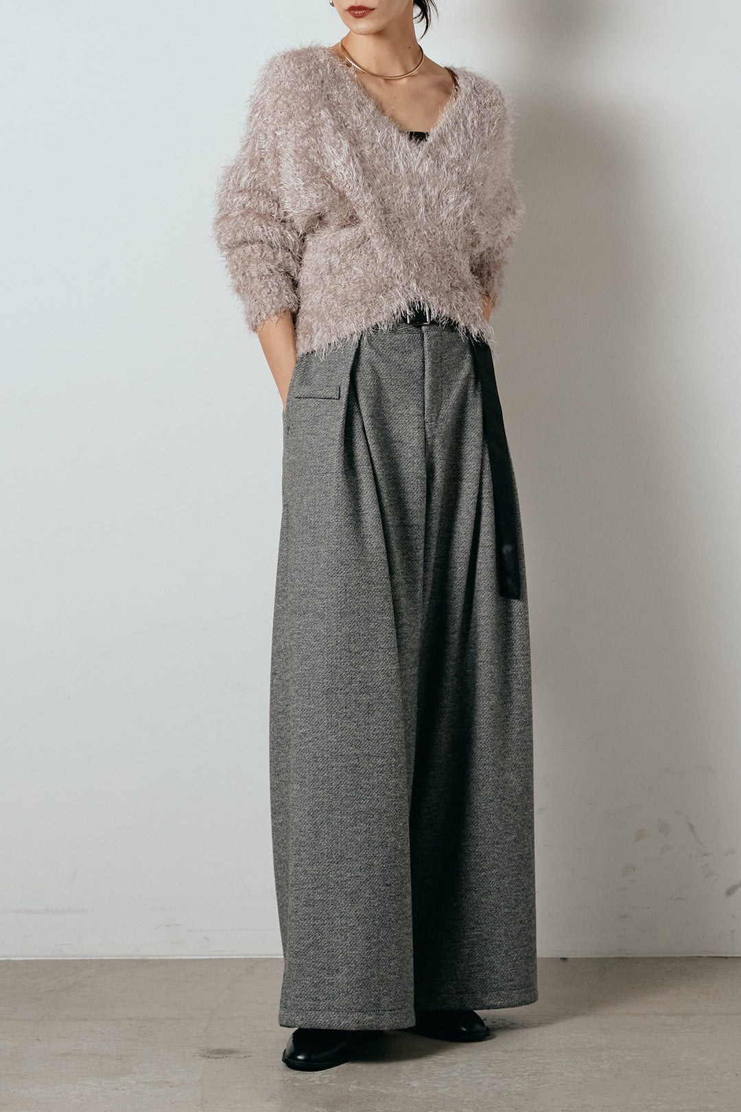 [SET]シャギークロスニットトップス+細ベルト付き起毛タックワイドパンツ(2set)