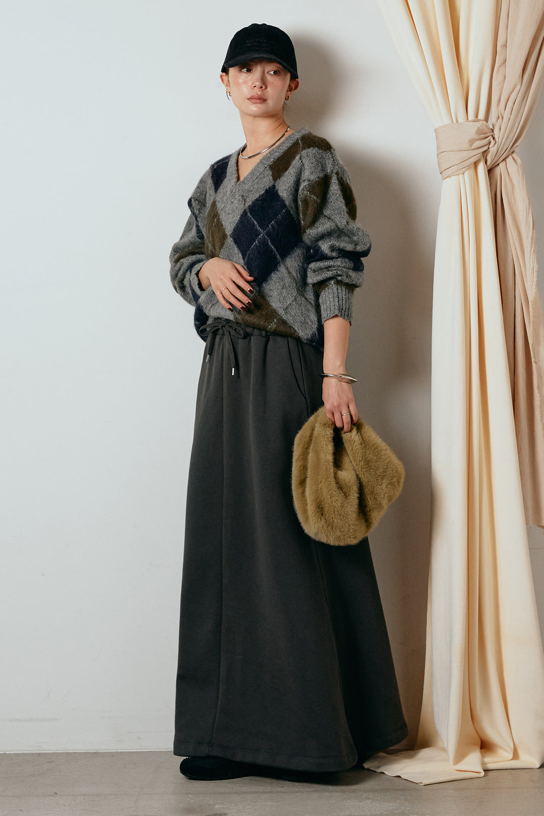 [SET]アクリルモヘアアーガイルVネックプルオーバー+裏起毛スウェットロングマキシスカート(2set)