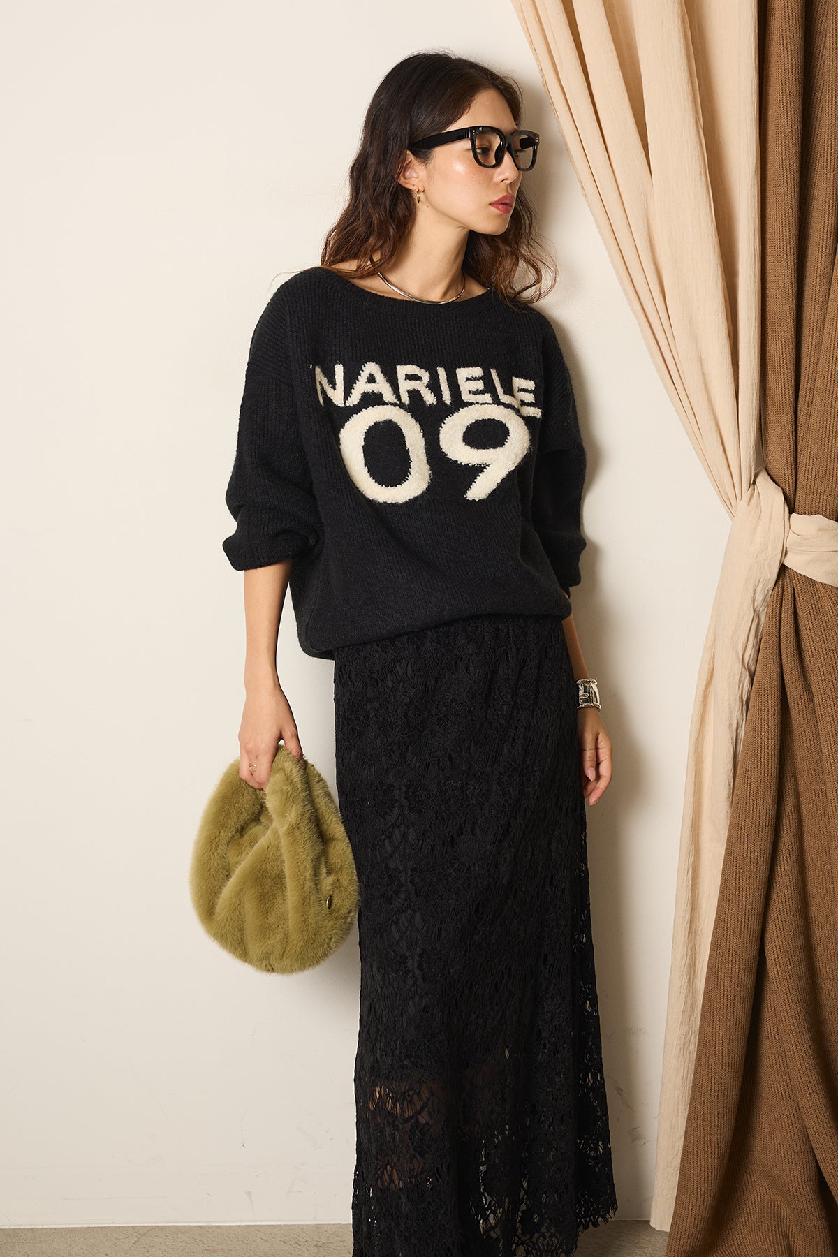 SET]フロントロゴニットトップス+レース刺繍ロングスカート(2set