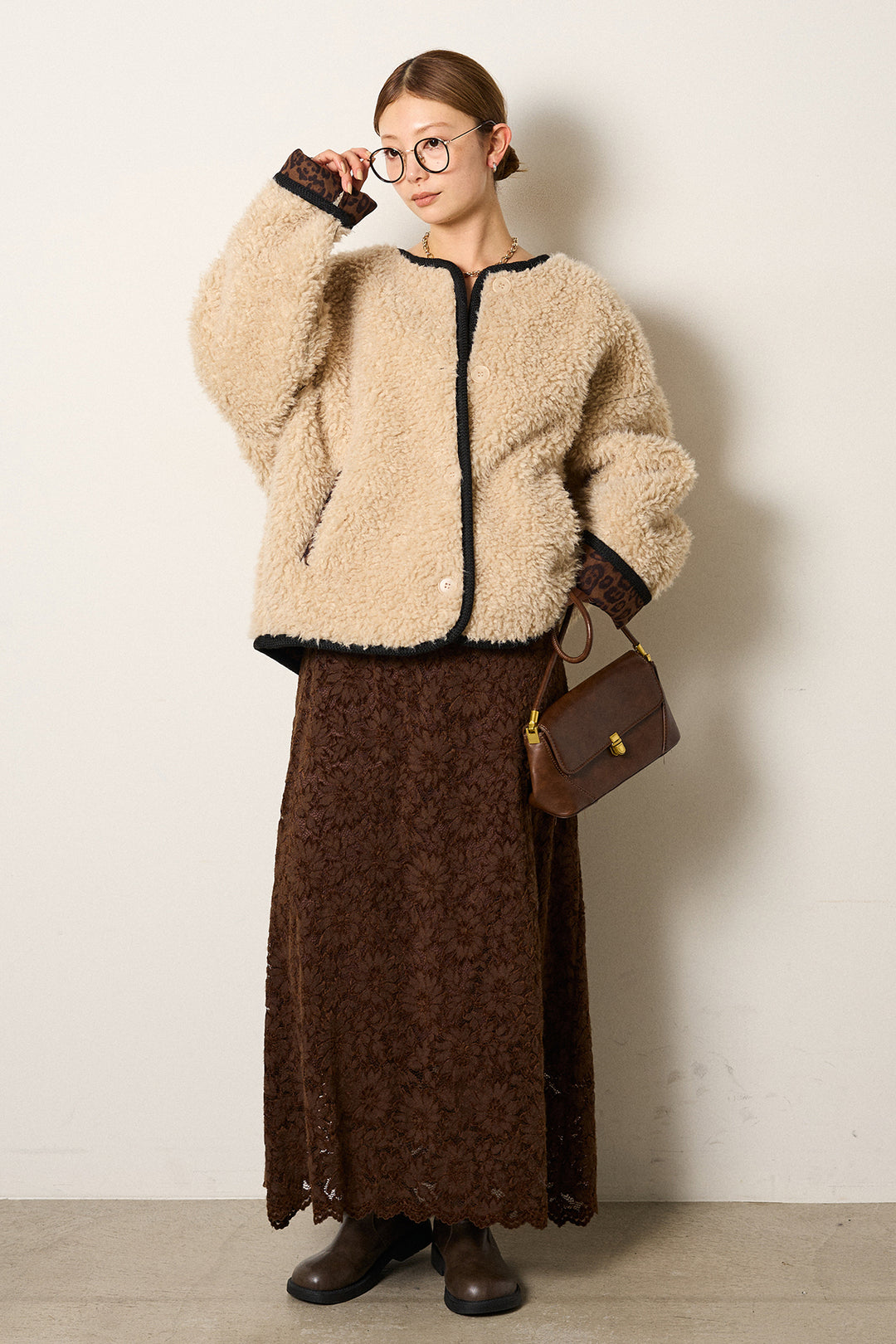 [SET]ノーカラー裏地レオパードボアアウター+花柄刺繍ベロアフレアスカート(2set)