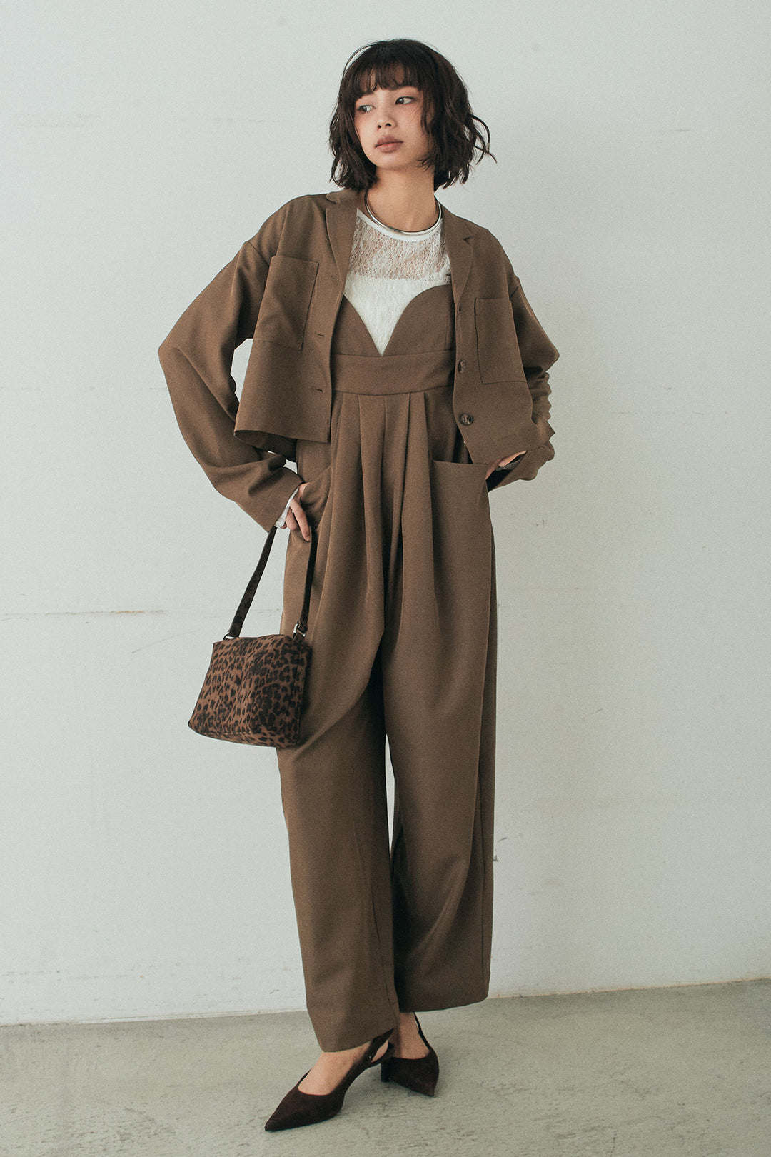 [SET]バックジップデザインショートツイルジャケット+キャミロングオールインワン+ストレッチレースクルーネックインナー(3set)