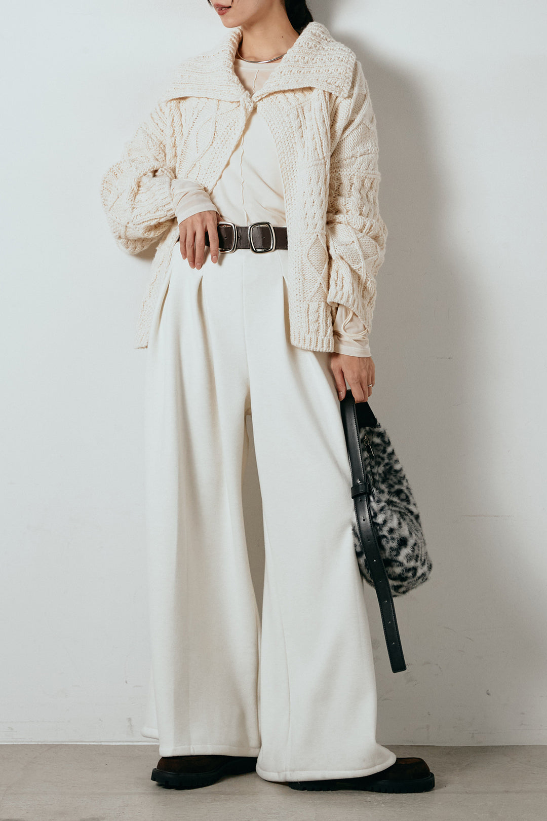 [SET]ビッグカラーケーブル編みニットトップス+2WAY袖コード刺繍クルーネックプルオーバー+フェイクレザー太ベルト付きタックワイドパンツ(3set)