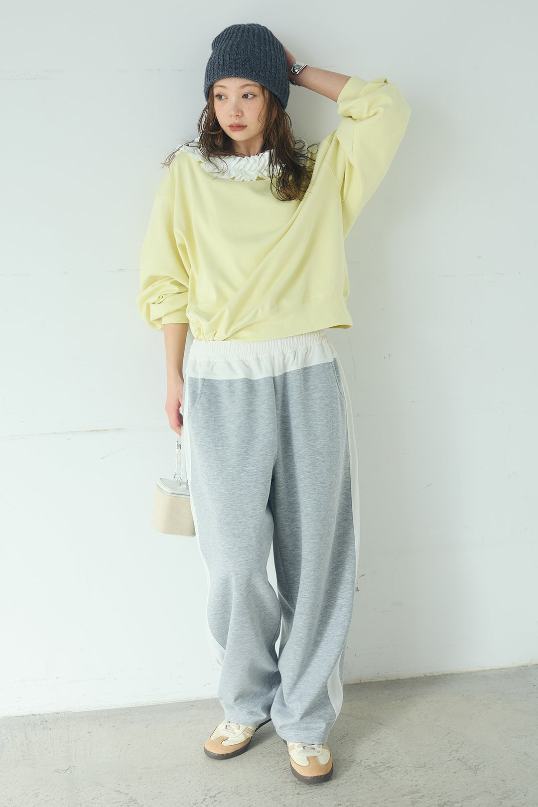 [SET]ネックギャザーフリルスウェット+異素材切り替えスウェットパンツ(2set)