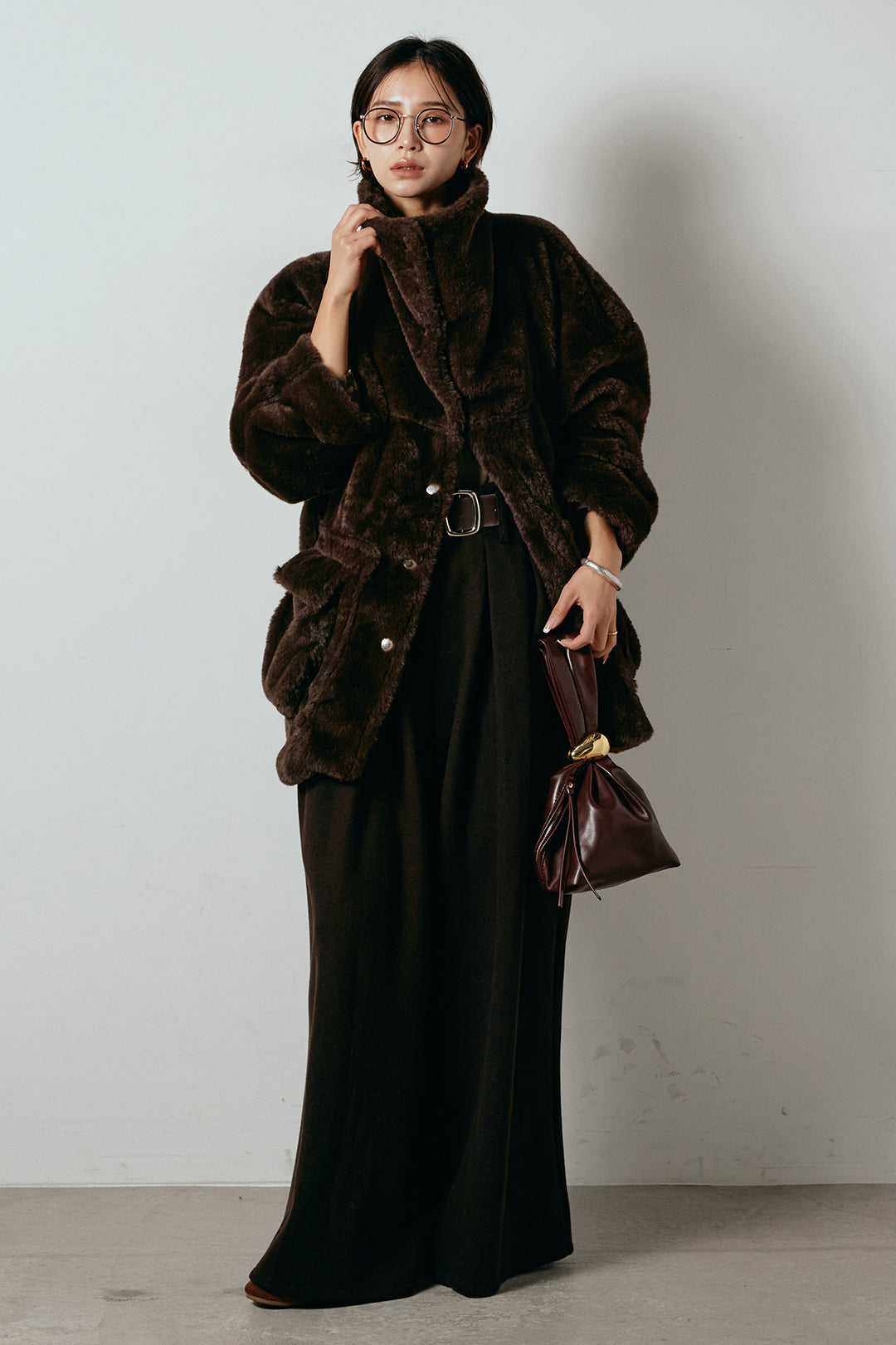 [SET]スタンドネックファーコート+フェイクレザー太ベルト付きタックワイドパンツ(2set)