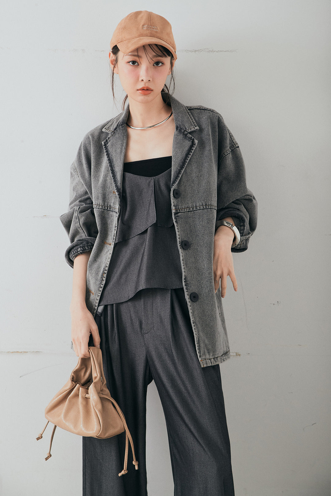 [SET]オーバーデニムジャケット+デニムライクツイルタックパンツ+デニムライクツイルティアードキャミソール(3set)