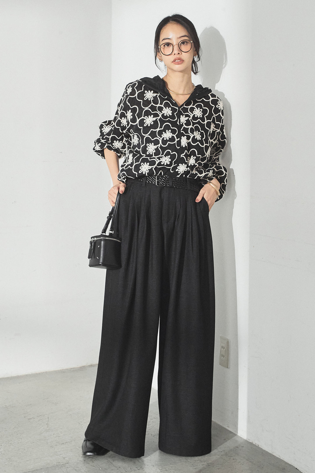 [SET]シアーフラワーフードブルゾン+編みベルト付きウエストタックワイドパンツ(2set)