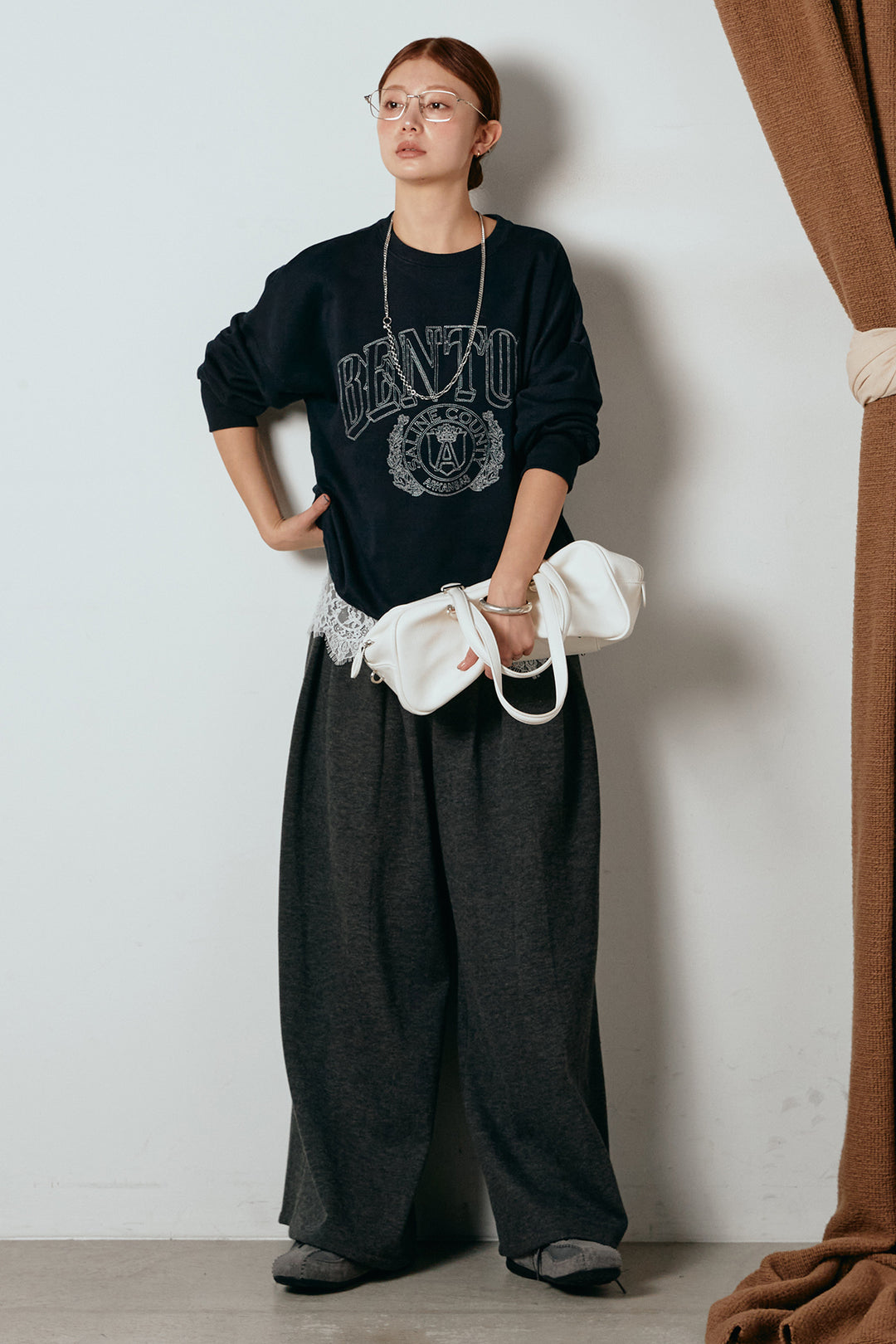 [SET]フロントロゴスウェットプルオーバー+フェイクレザー太ベルト付きタックワイドパンツ(2set)