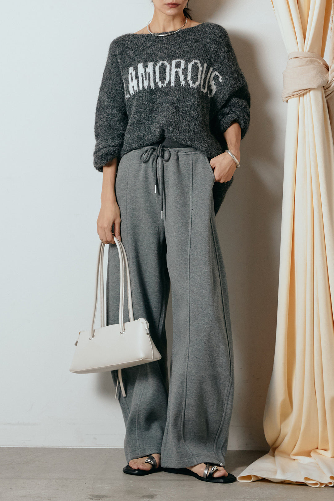 [SET]フロントロゴデザインニットトップス+スウェットワイドカーブパンツ(2set)