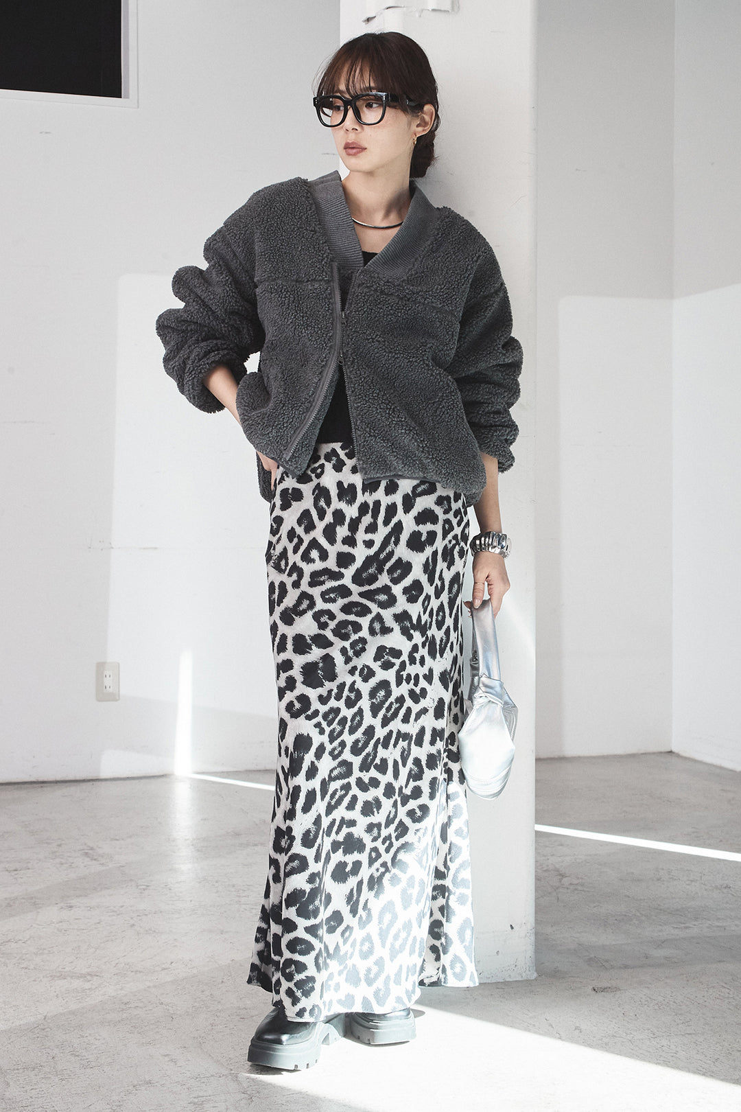 [SET]ノーカラーリブボアアウター+レオパードサテンナロースカート(2set)