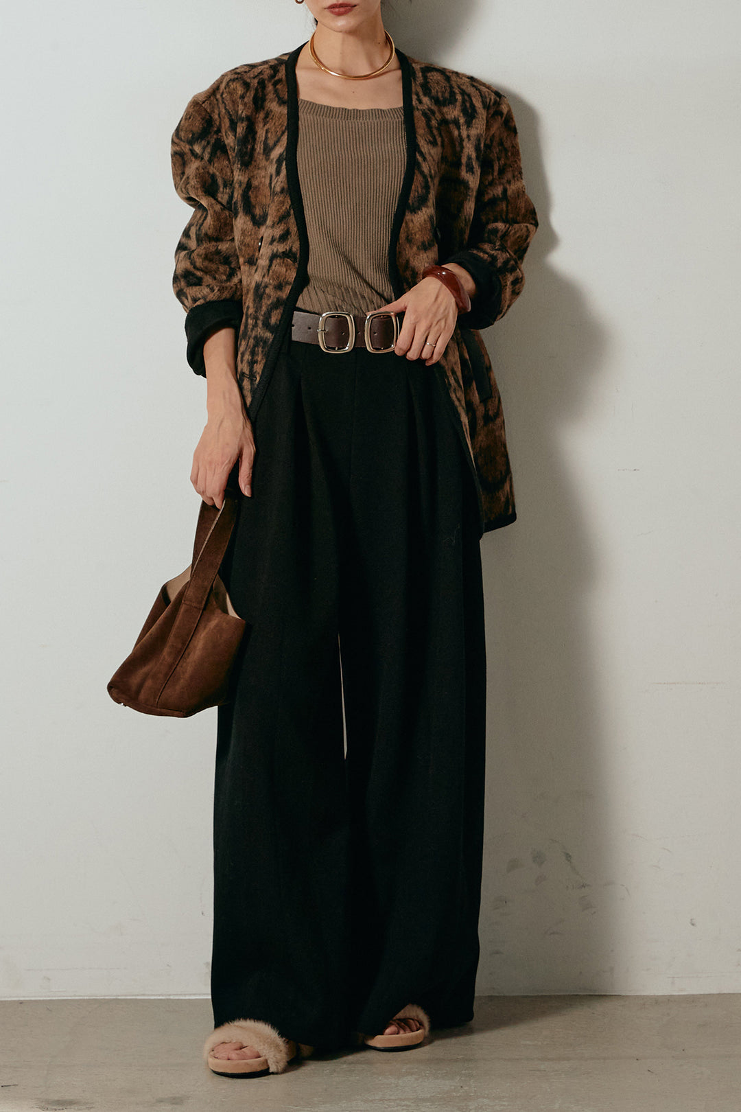 [SET]ノーカラーレオパード柄アウター+フェイクレザー太ベルト付きタックワイドパンツ(2set)