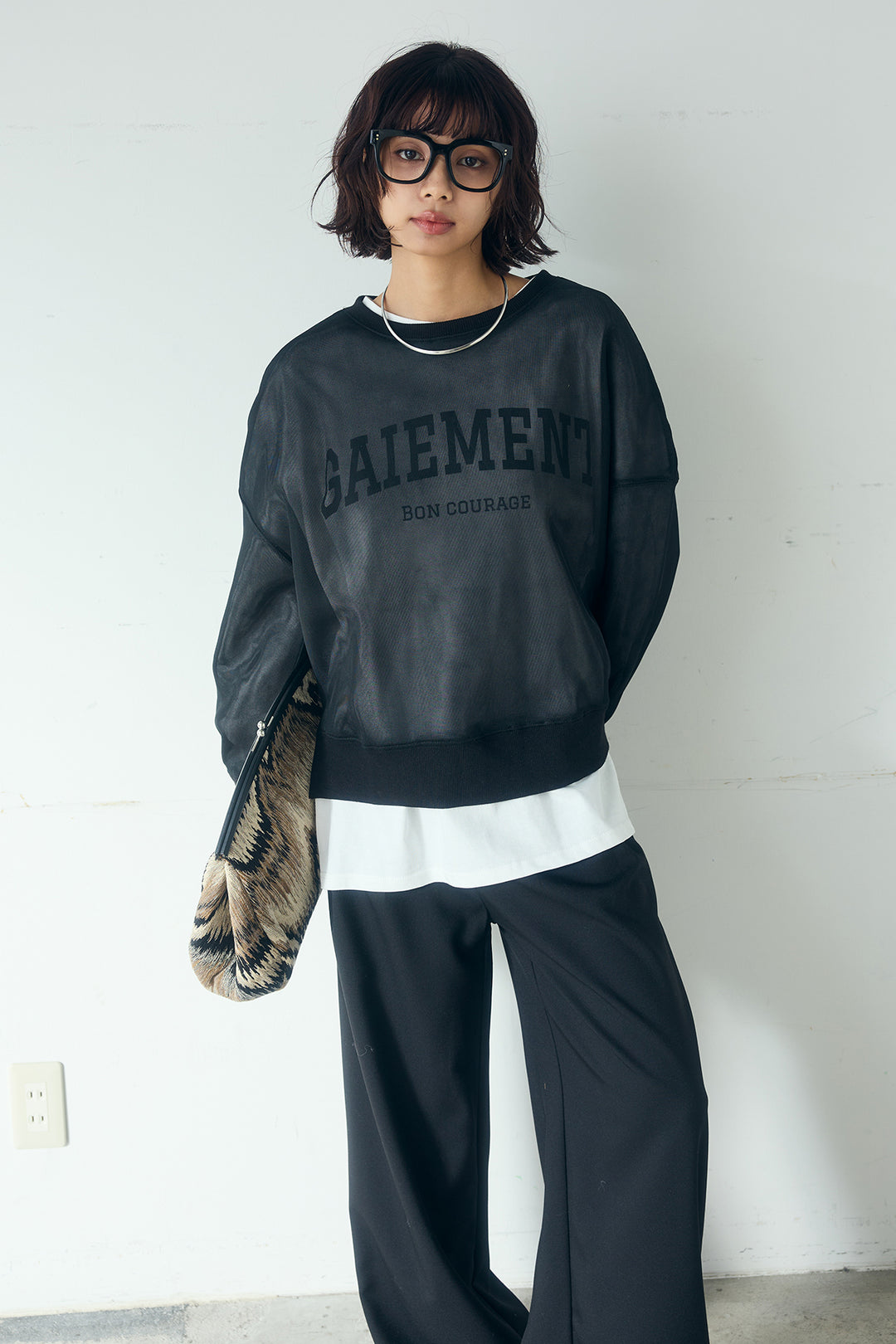 [SET]クリアダンボールプルオーバー+斜めボタンタック入りスラックス+フロントロゴビッグプルオーバー(3set)