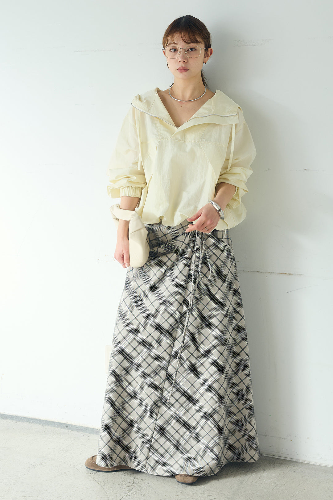 [SET]ナイロンフーディーブルゾンアウター+タータンチェック柄フロントデザインスカート(2set)