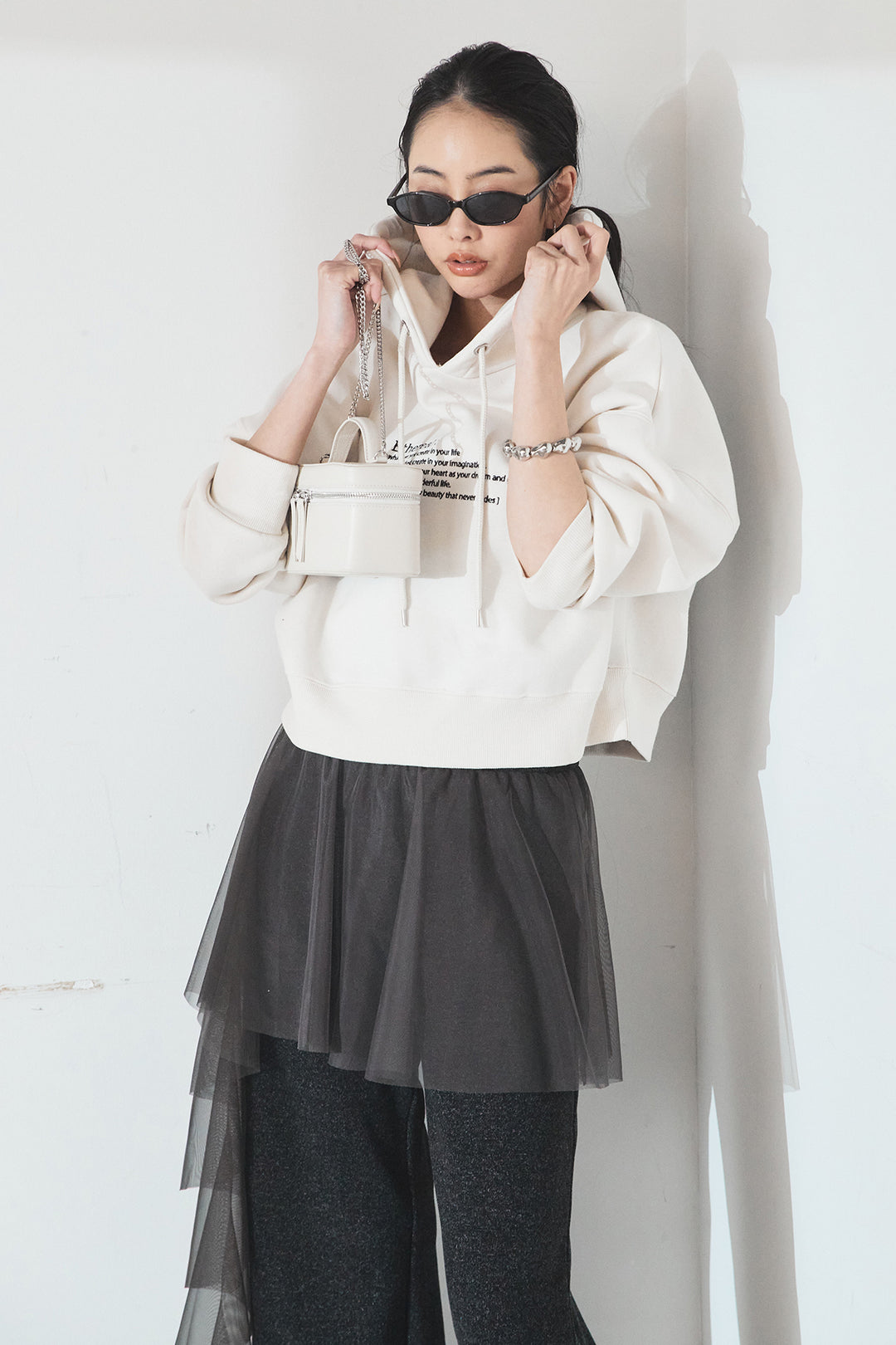 [SET]裏起毛レタリング刺繍フーディショートプルオーバー+チュールレイヤードニットパンツ(2set)