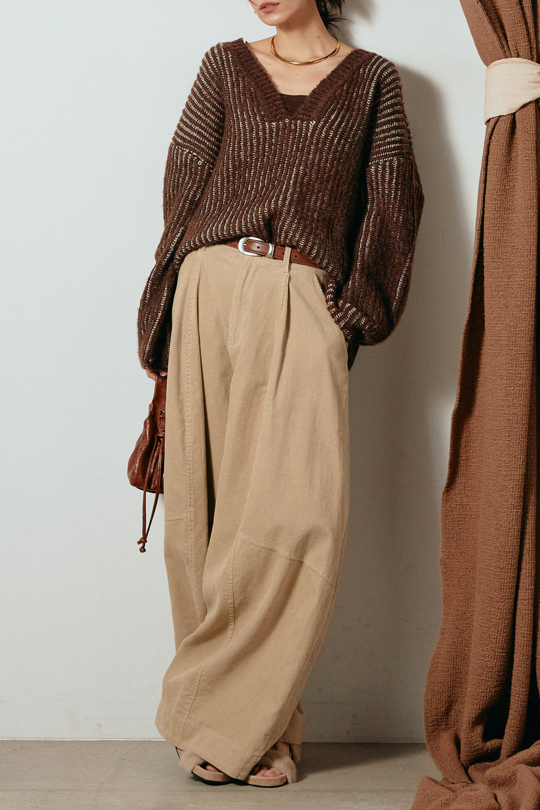 [SET]アルパカタッチ深Vニットトップス+タック入りコーデュロイワイドパンツ(2set)