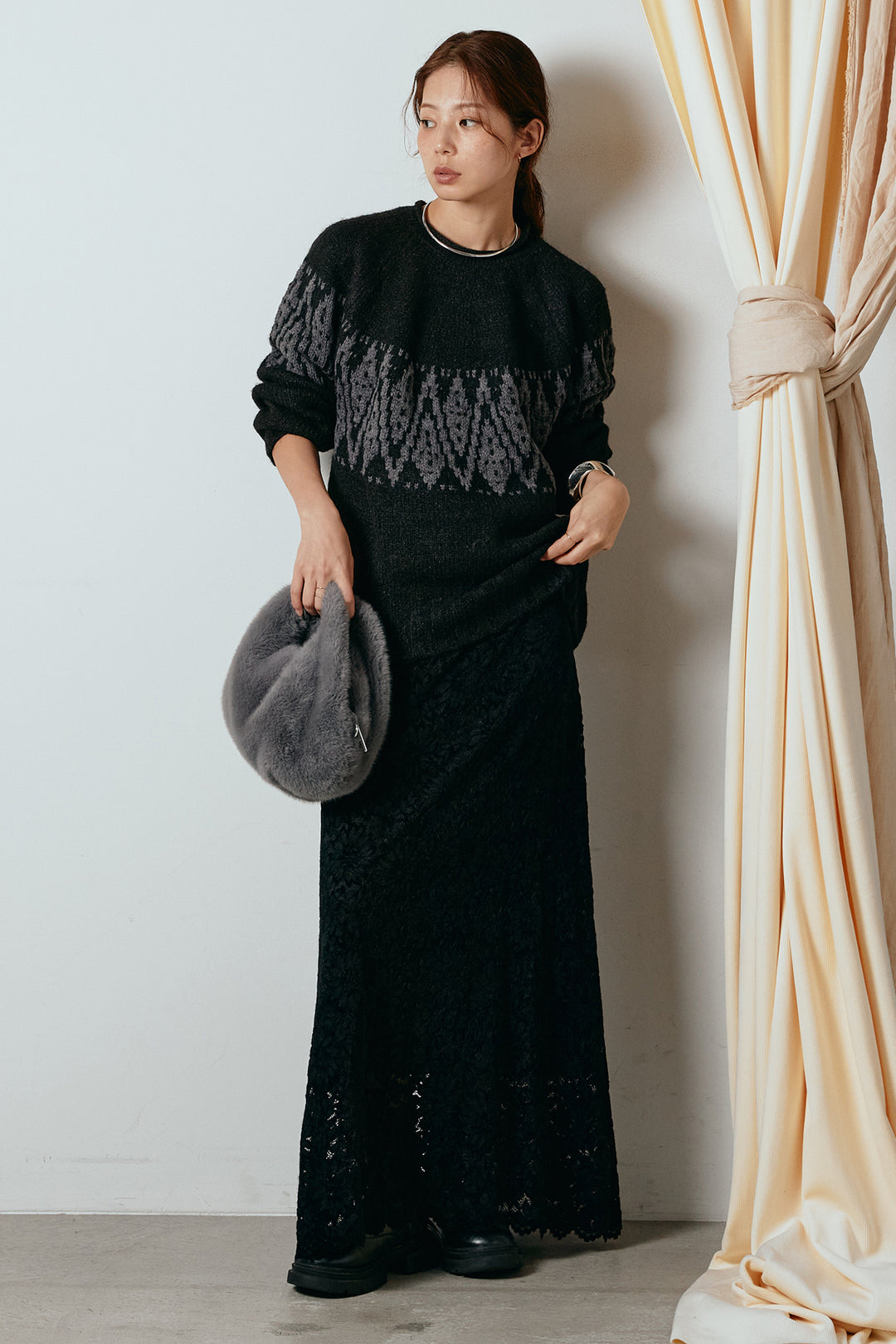 [SET]モノトーン柄ニットトップス+花柄刺繍ベロアフレアスカート(2set)