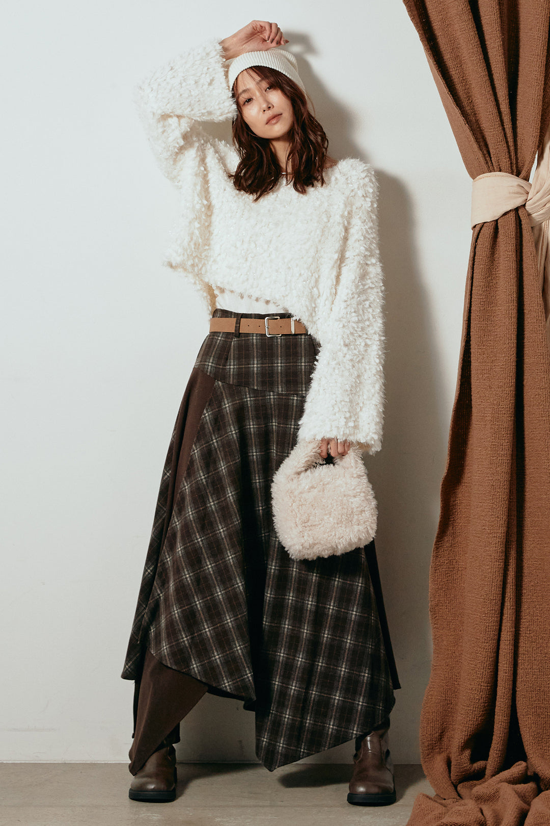 [SET]深Vネックチョウチョヤーンニットトップス+フェイクレザーベルト付き切り替えタータンチェックスカート(2set)