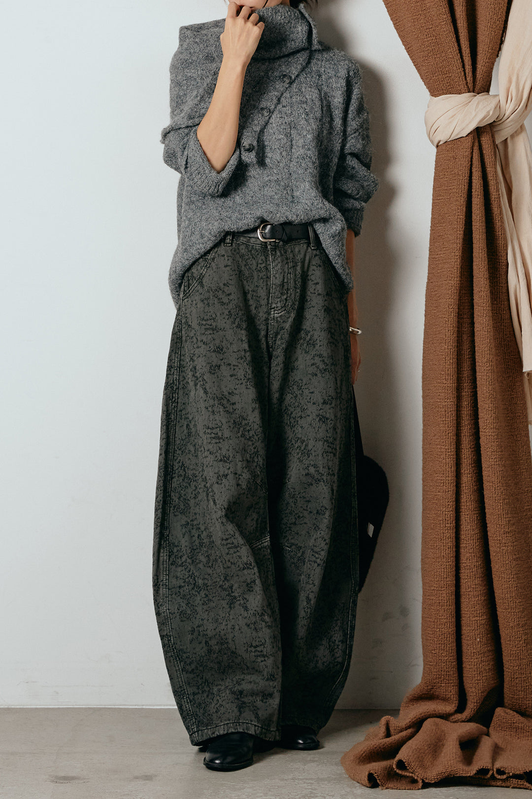 [SET]ケープデザインケーブルニットトップス+ベルト付きニュアンス柄カーブワイドパンツ(2set)