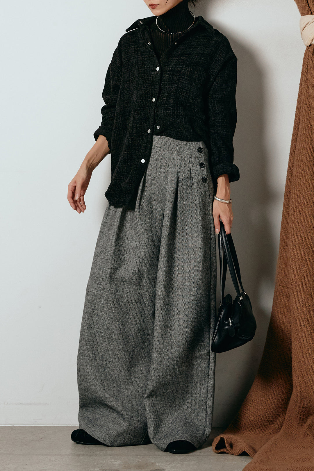 [SET]ルーズクラッシュツイルシャツ+リブニットシームレスタートルプルオーバー+サイドボタンツイードタックパンツ(3set)