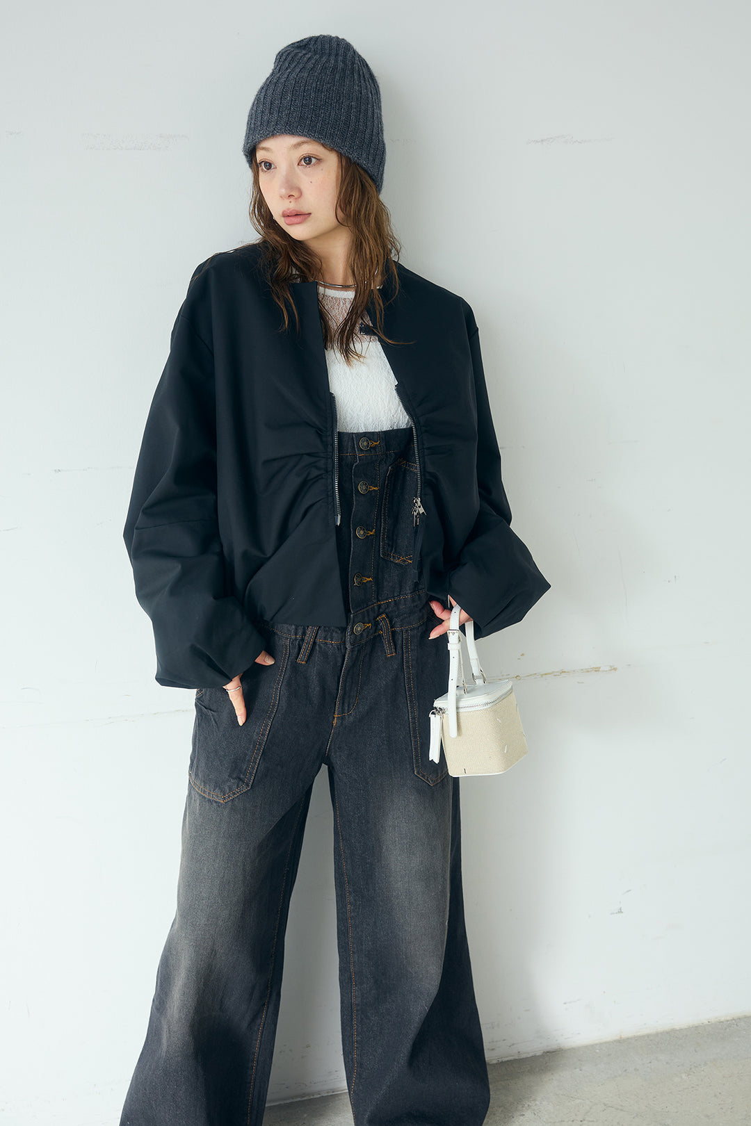 [SET]ノーカラーフロントギャザージップアウター+デニムサロペットワイドパンツ+ストレッチレースクルーネックインナー(3set)