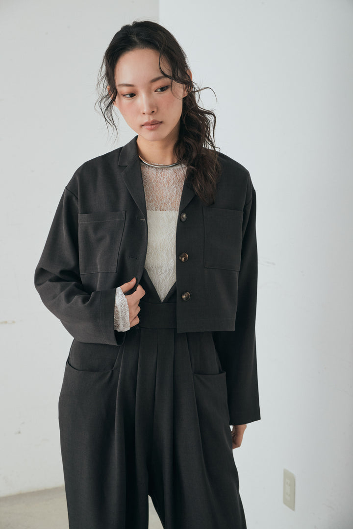 バックジップデザインショートツイルジャケット