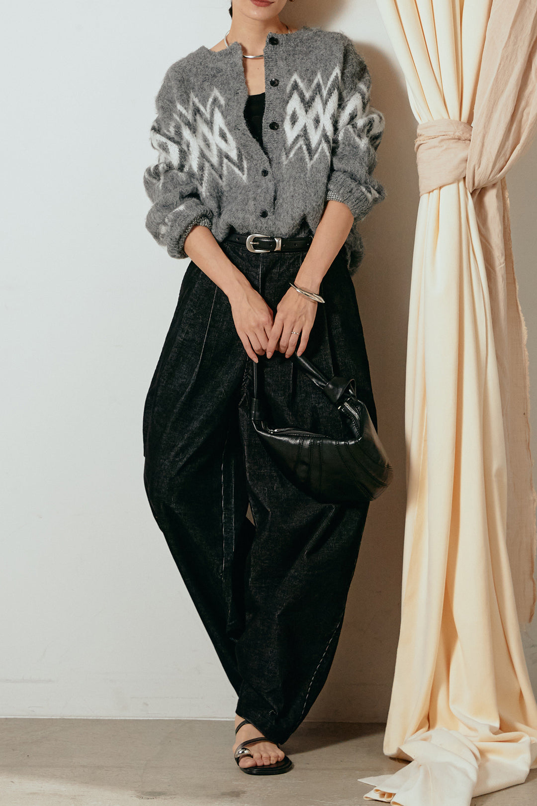 [SET]起毛ノルディック柄ニットカーディガン+フロントタック入りコーデュロイパンツ(2set)