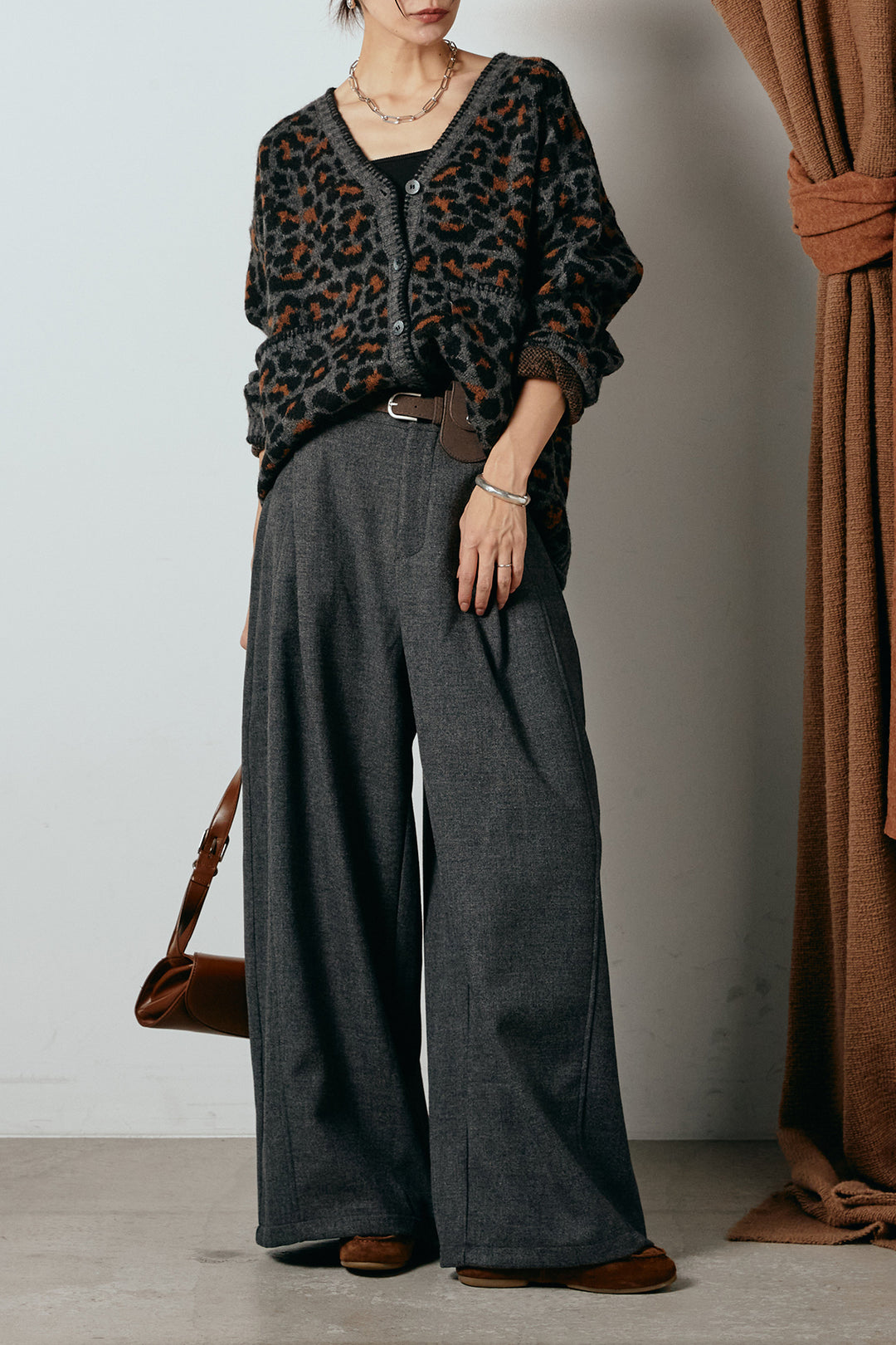 [SET]ステッチデザインレオパードニットカーディガン+ポーチベルト付きカーブパンツ(2set)