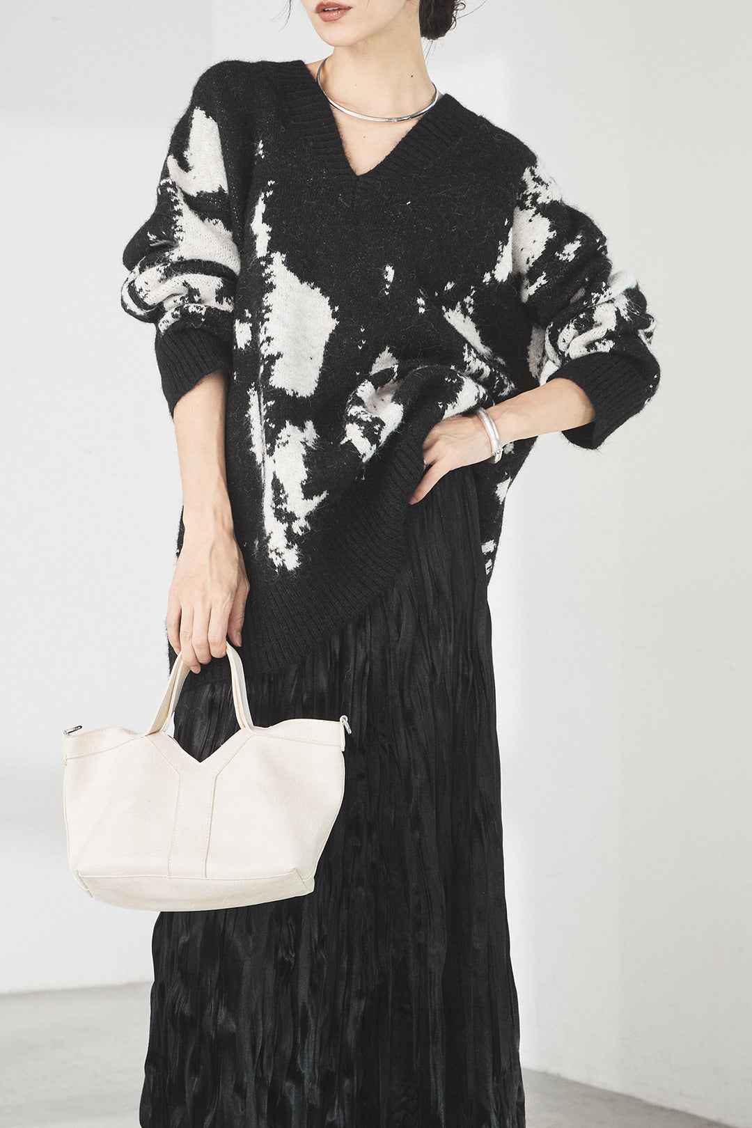 [SET]アブストラクト柄ニットプルオーバー+ベロアロングプリーツスカート(2set)