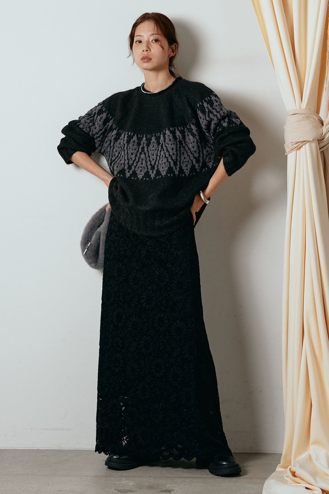 [SET]モノトーン柄ニットトップス+花柄刺繍ベロアフレアスカート(2set)